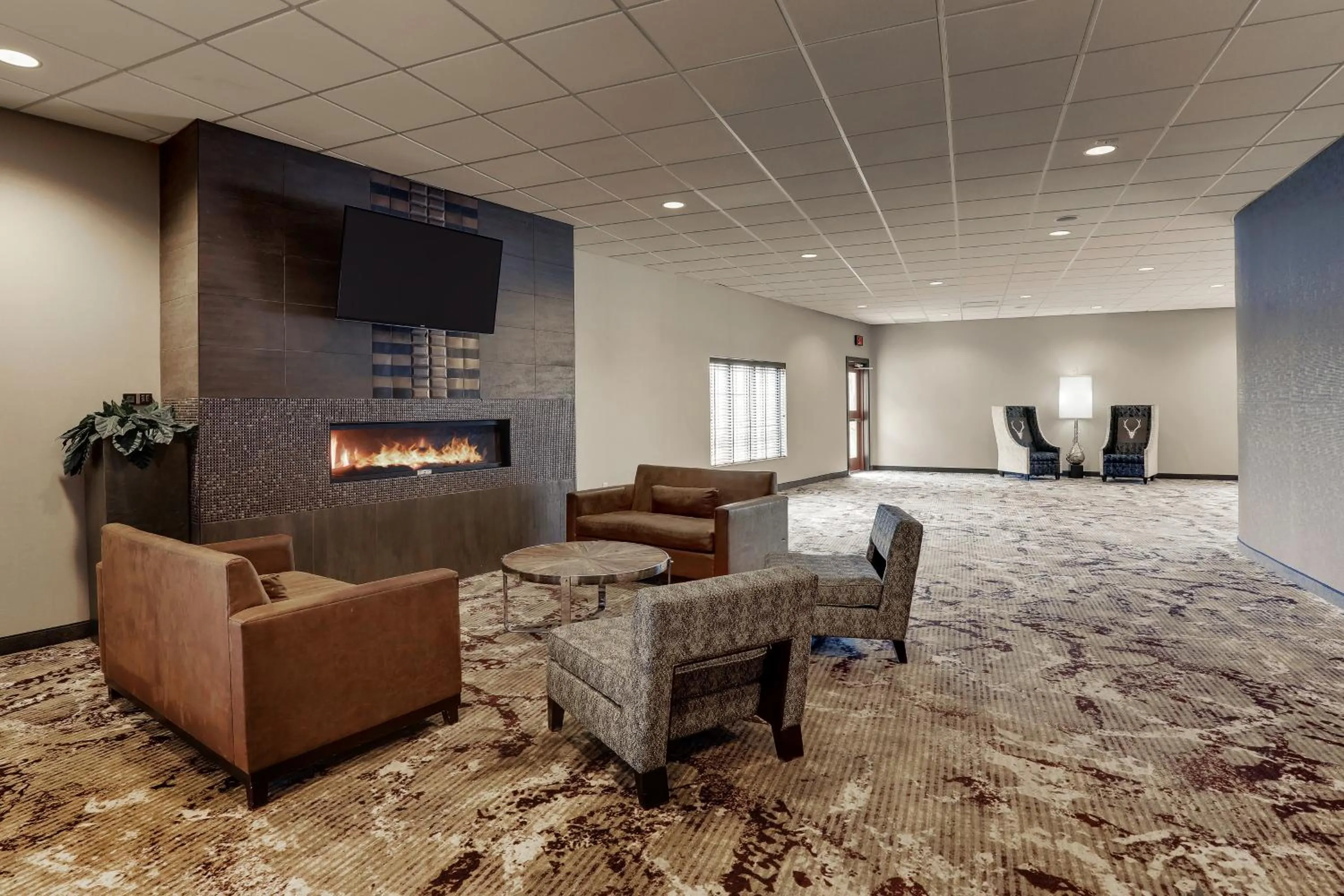 Seating area in Stoney Creek Hotel Kansas City - Independence