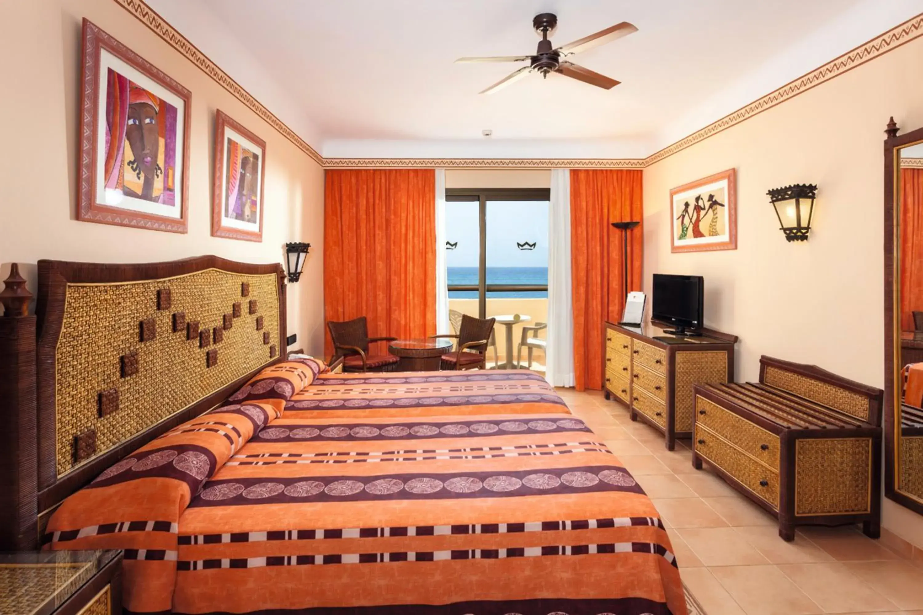 Bed in Hotel Riu Touareg - All Inclusive Bed in Hotel Riu Touareg - All Inclusive