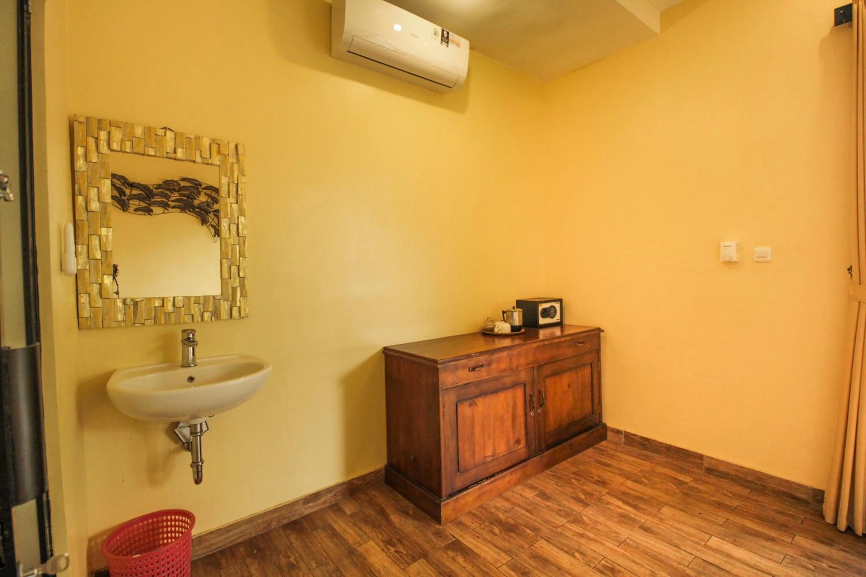 Coffee/tea facilities in Pondok Kutuh Guest House