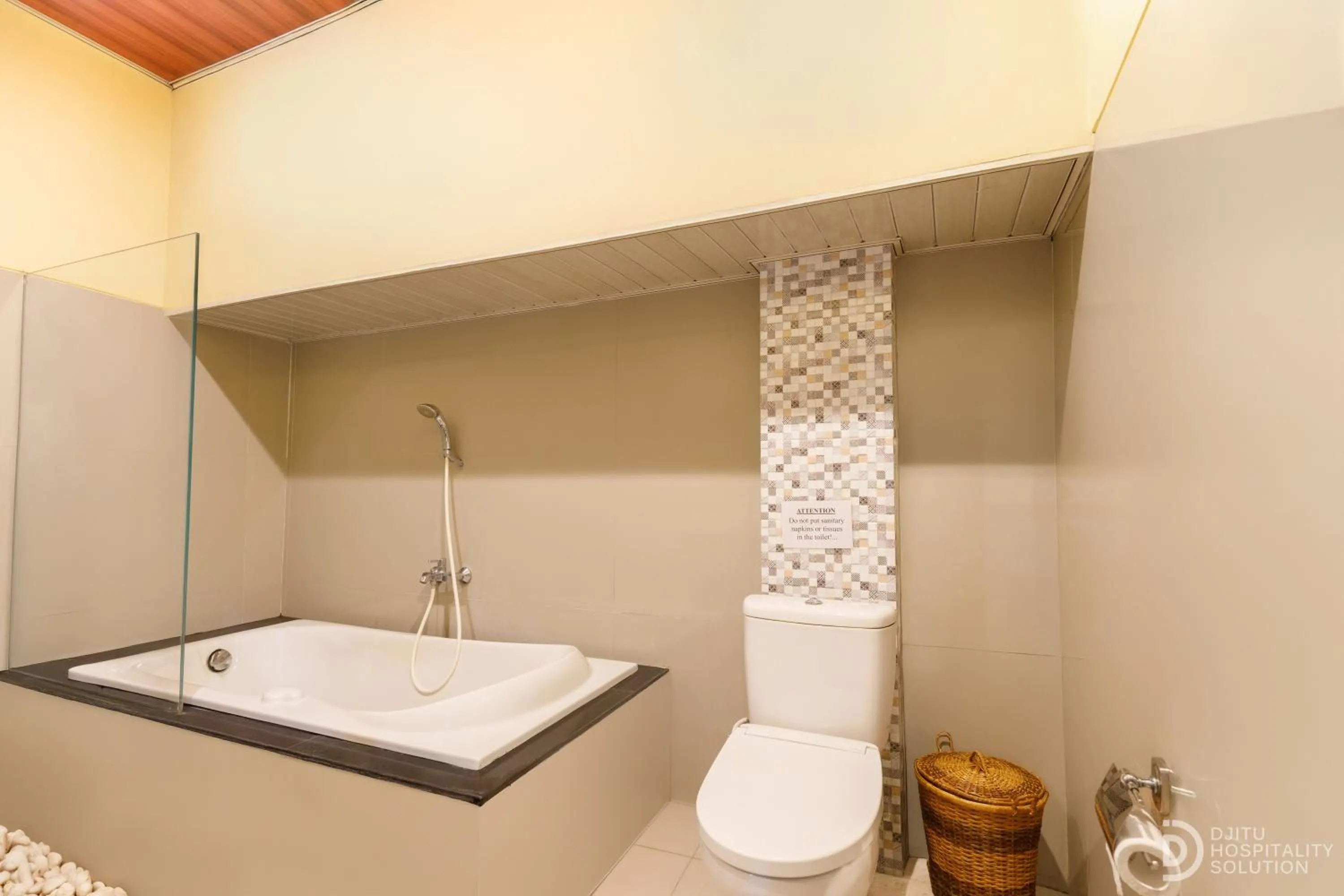Bathroom in Pondok Kutuh Guest House