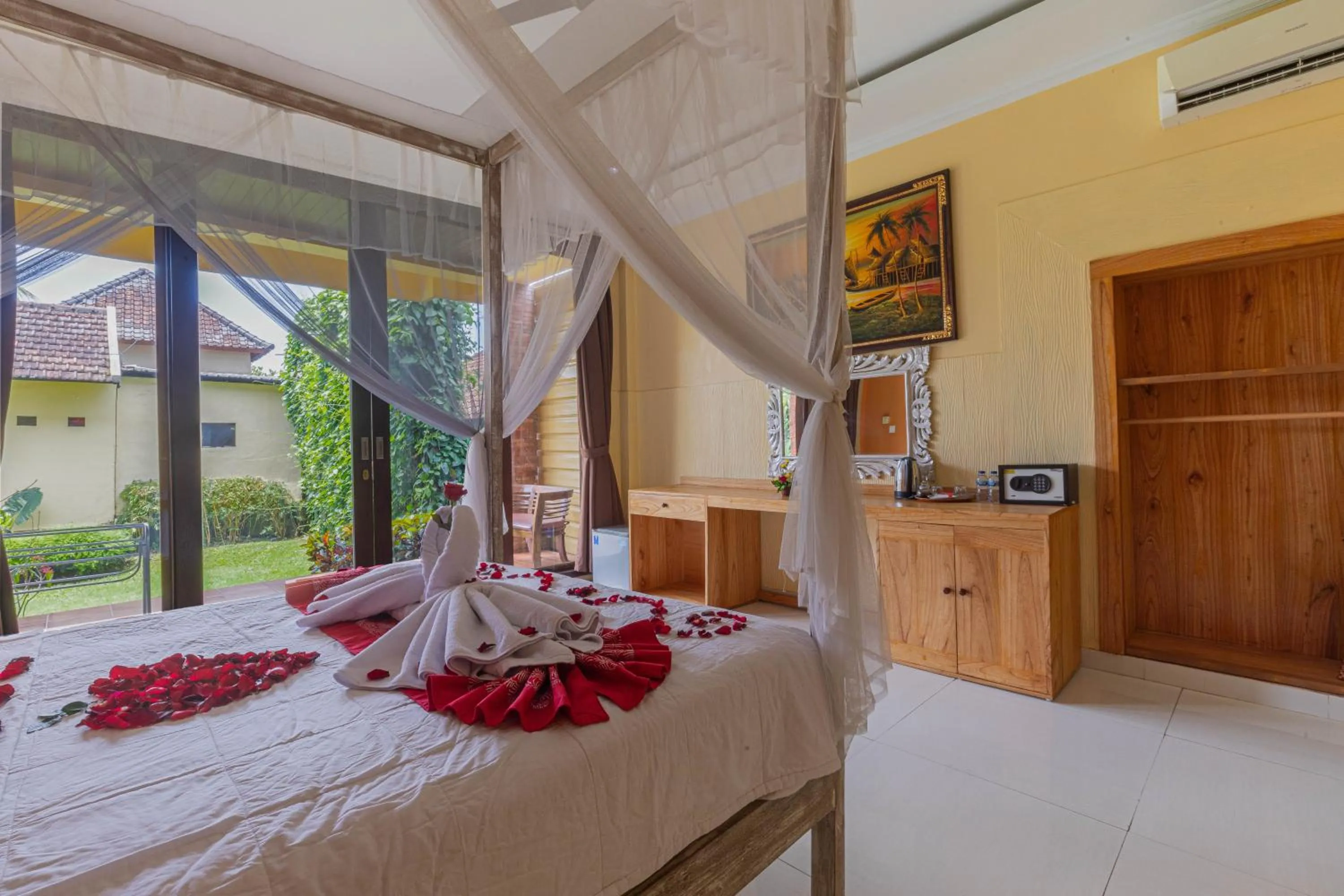 Bedroom, Bed in Pondok Kutuh Guest House