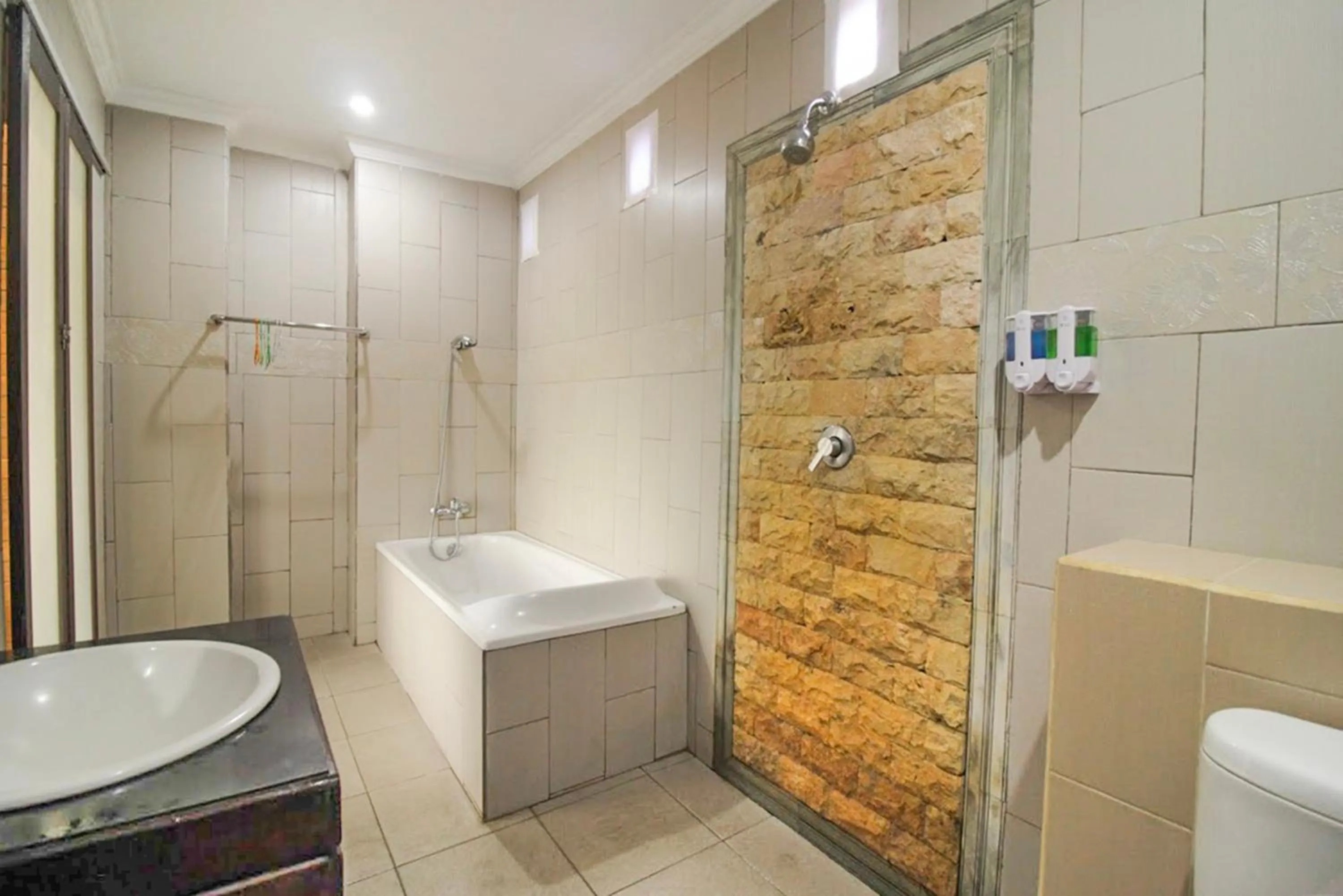 Shower in Pondok Kutuh Guest House