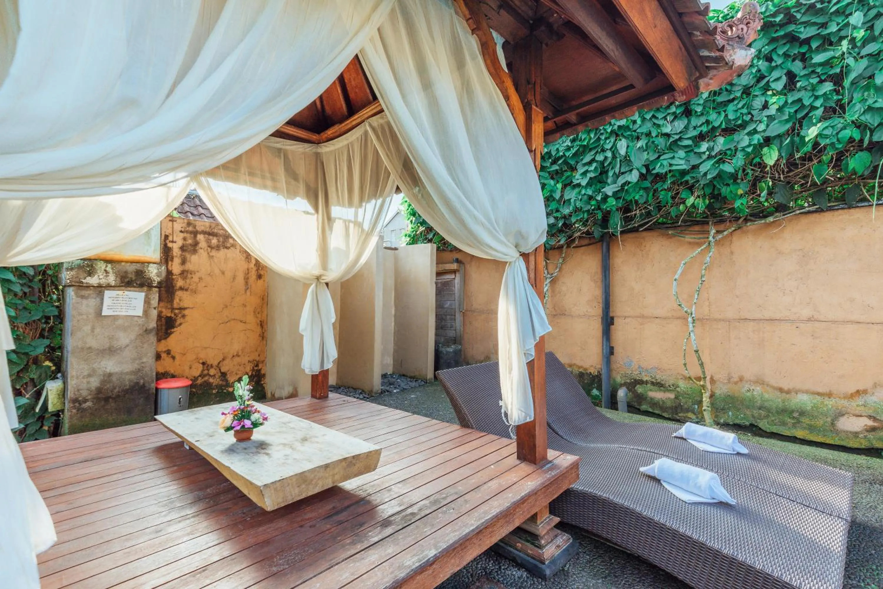 Seating area in Pondok Kutuh Guest House