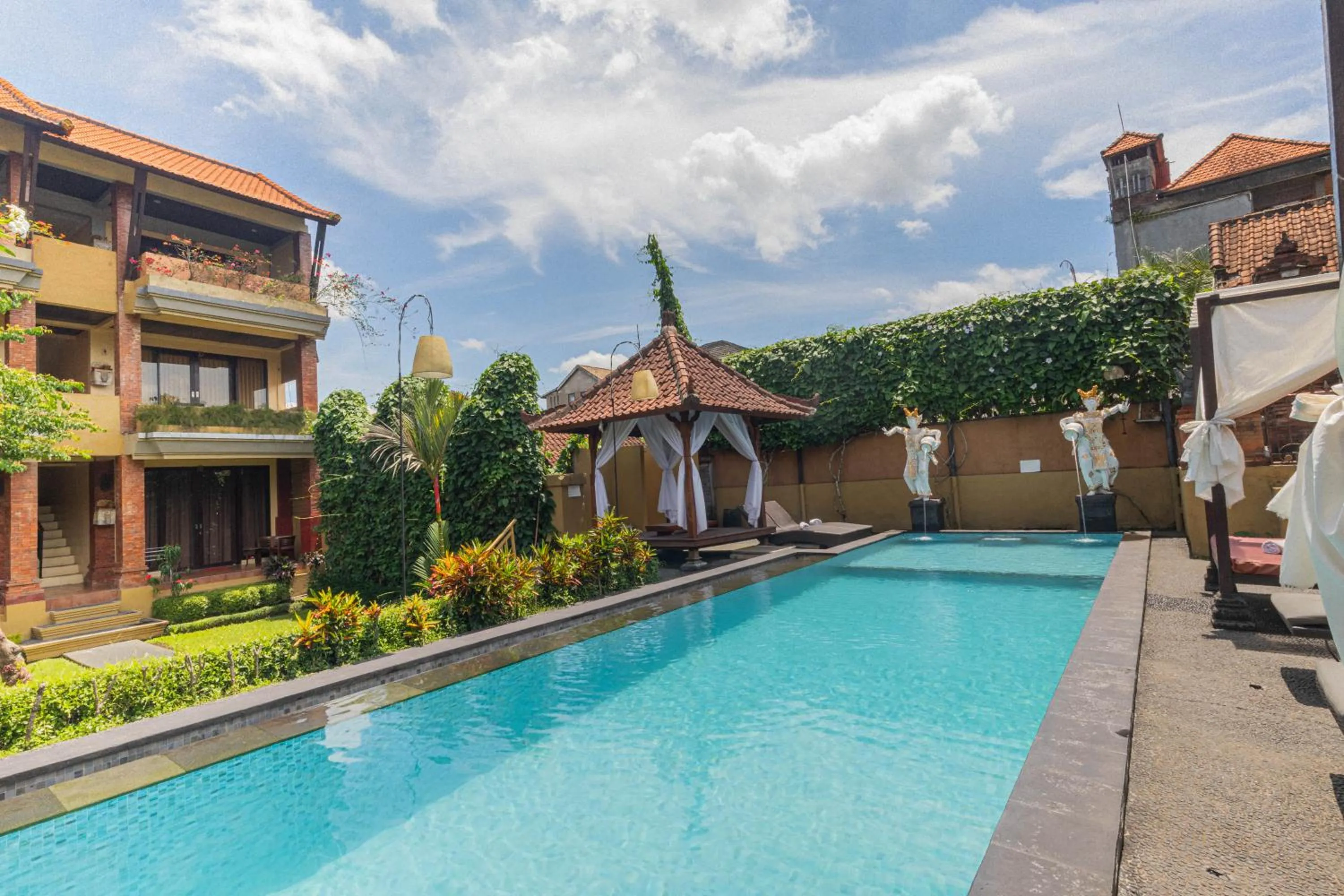 Swimming pool in Pondok Kutuh Guest House