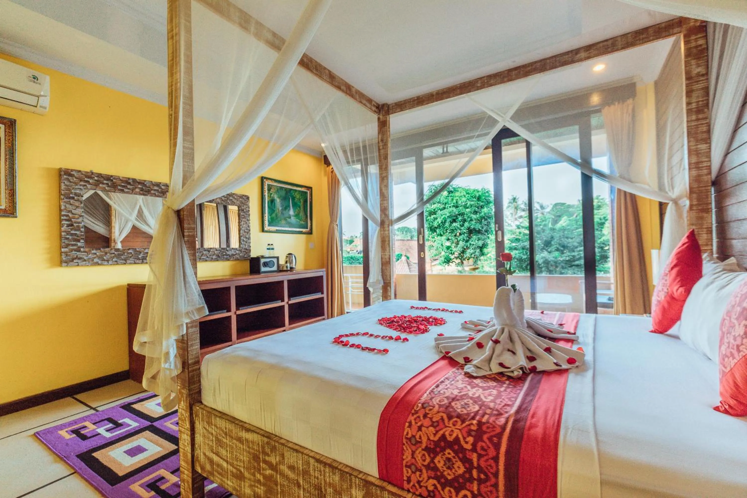 Photo of the whole room, Bed in Pondok Kutuh Guest House