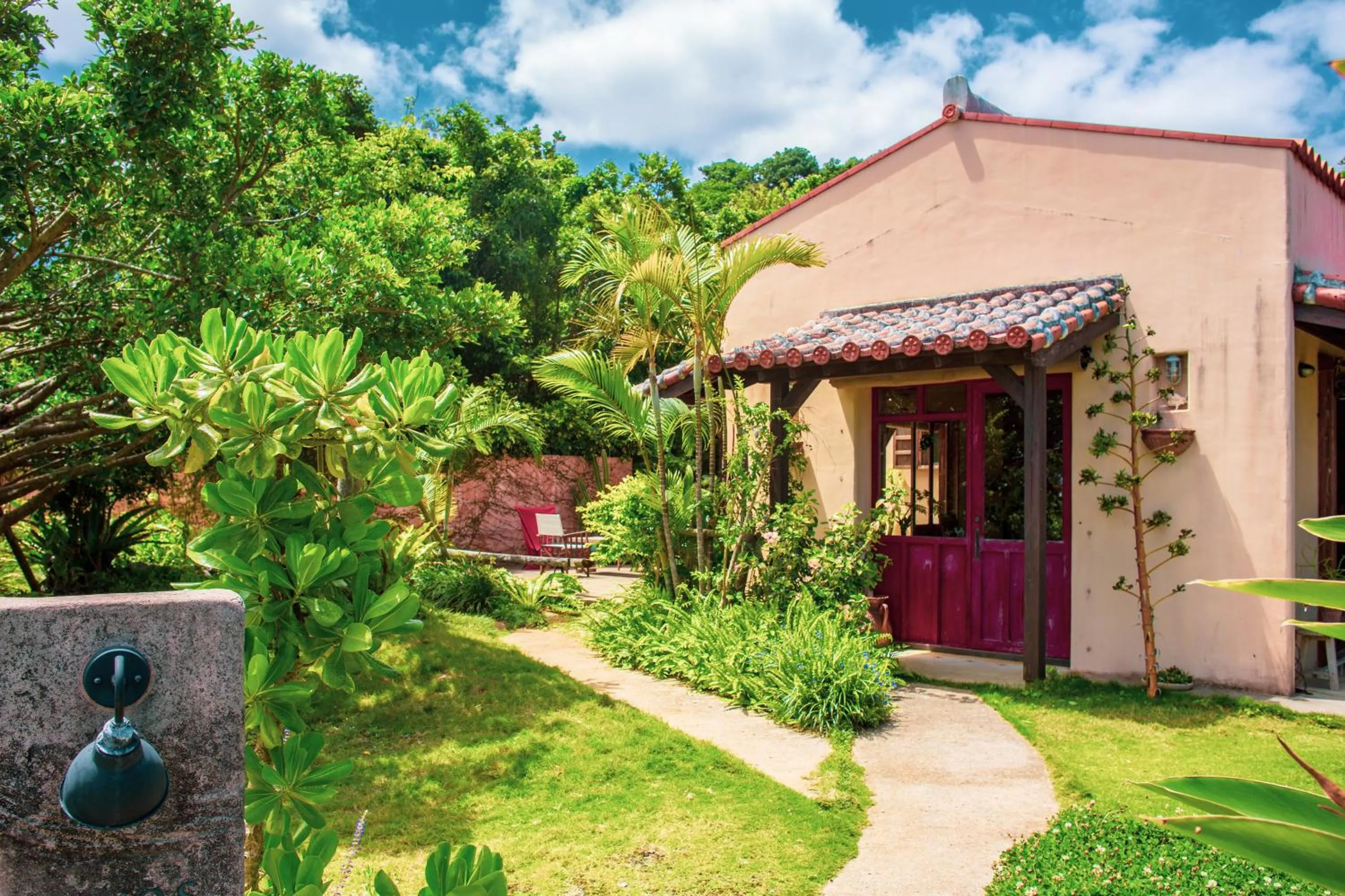 Facade/entrance in Somos