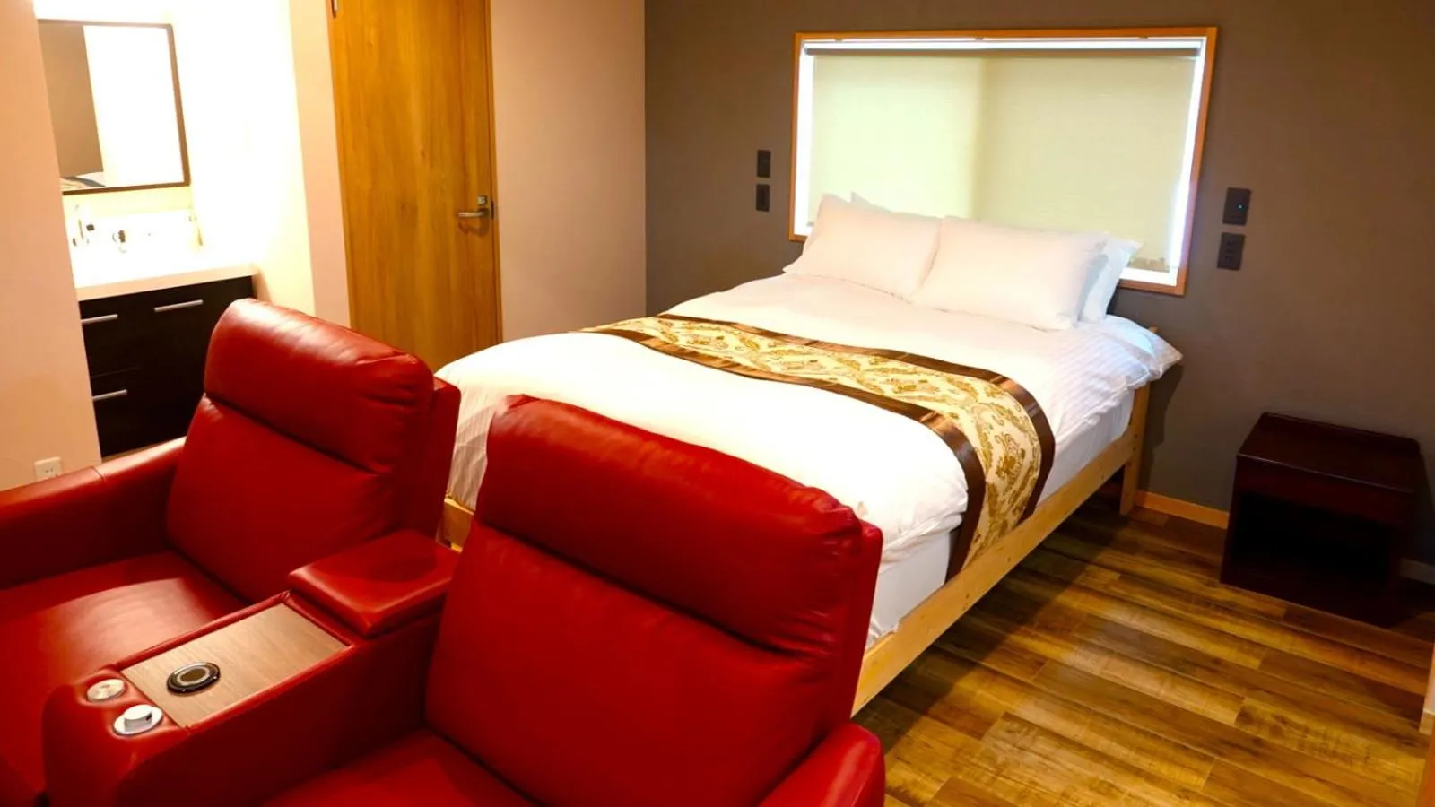 Bed in Meteor Garden