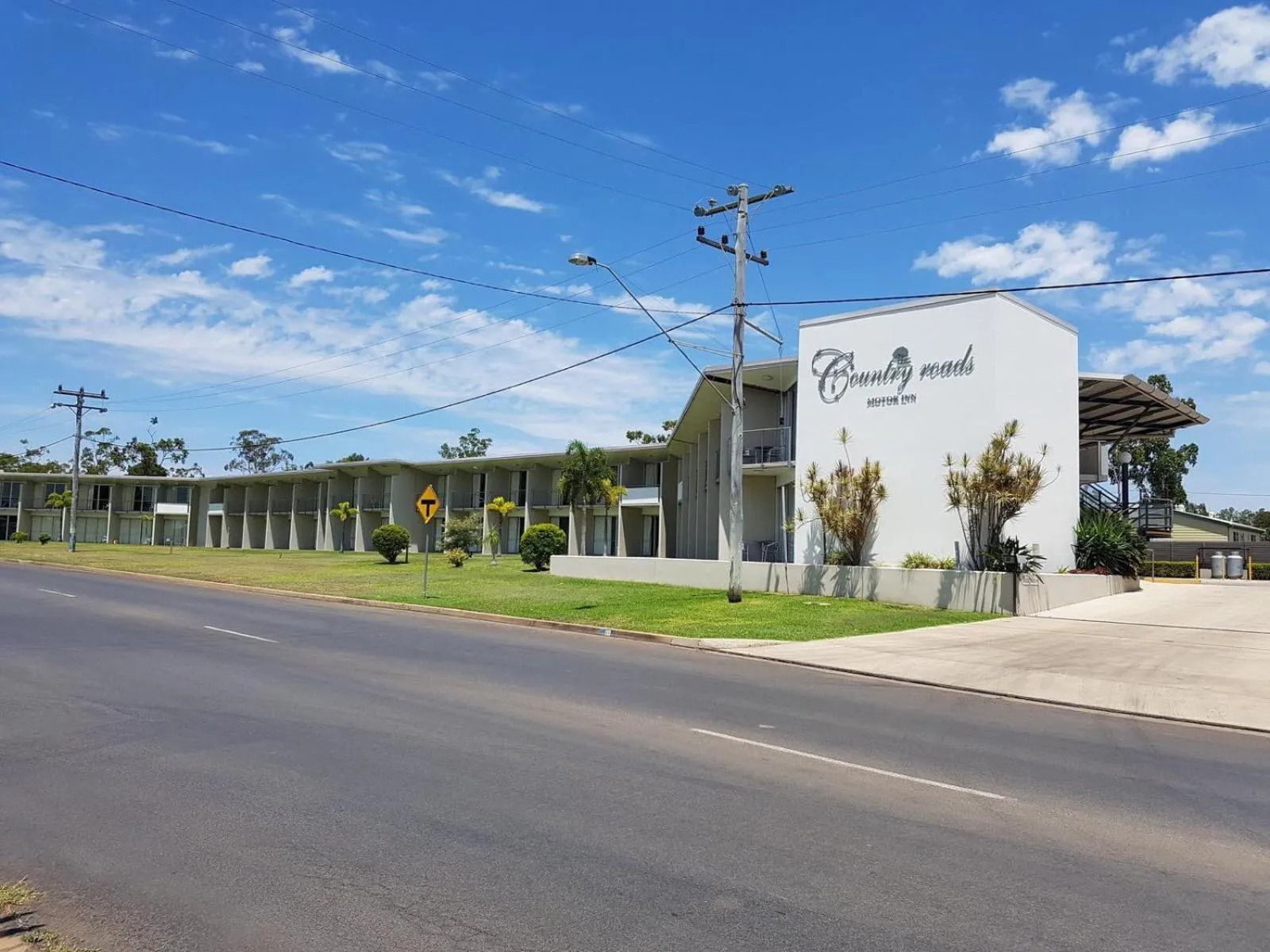 Property building in Country Roads Motor Inn Dysart