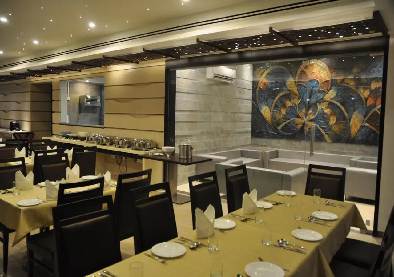 Restaurant/places to eat in Tarawade Clarks Inn Pune Restaurant/places to eat in Tarawade Clarks Inn Pune