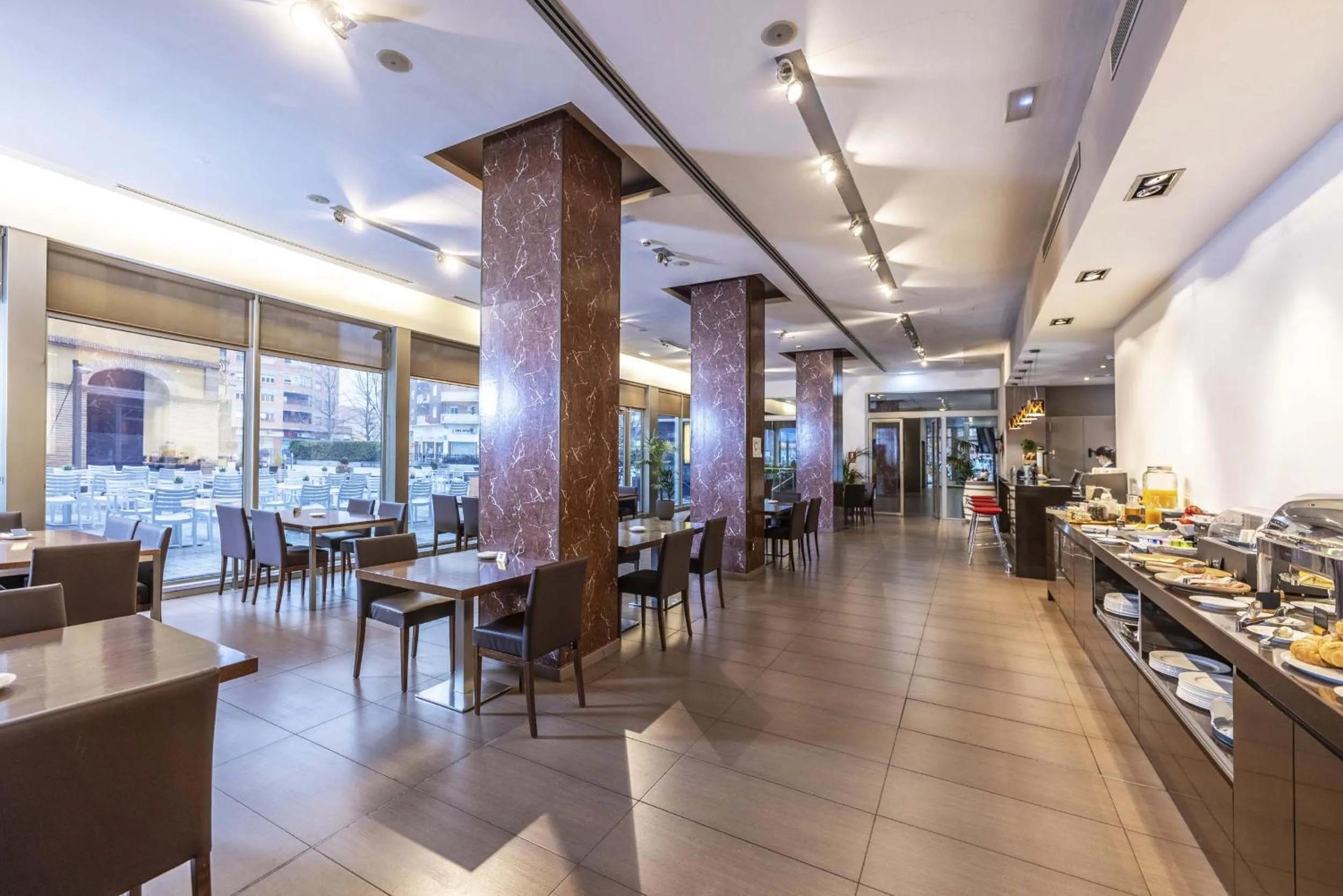 Restaurant/places to eat in Globales Castillo de Ayud