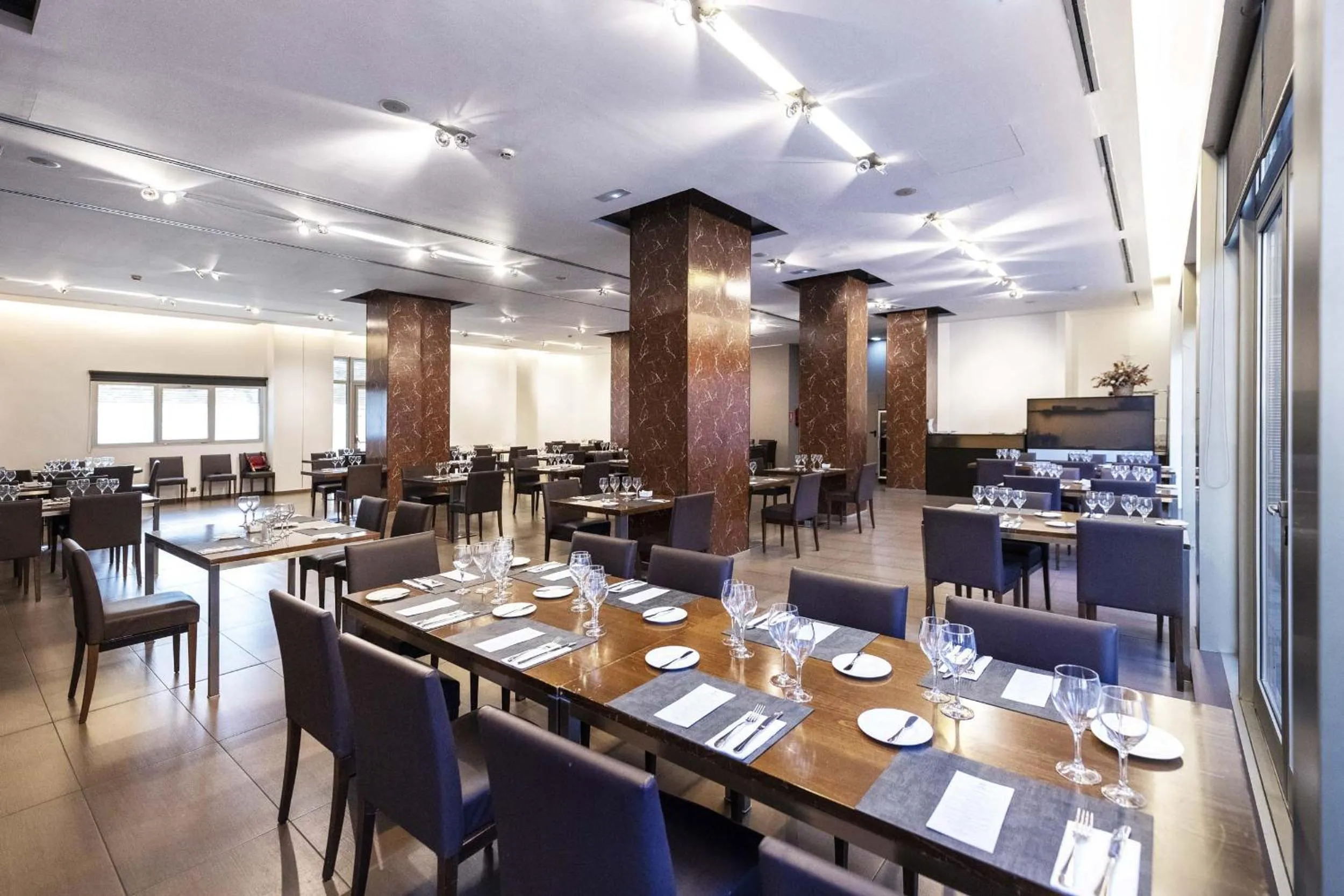 Restaurant/places to eat in Globales Castillo de Ayud