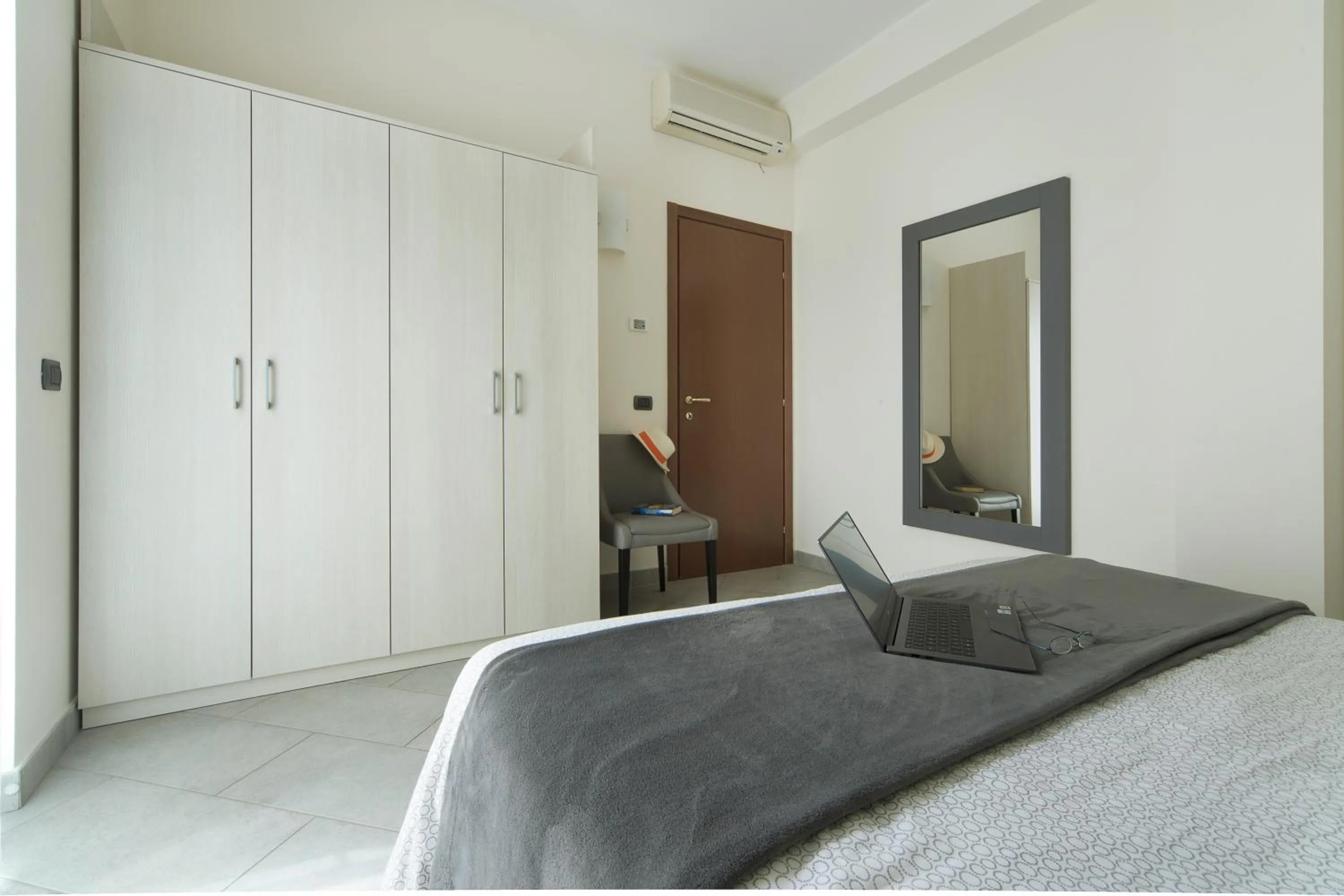 Bed in Hotel Residence Laigueglia free parking
