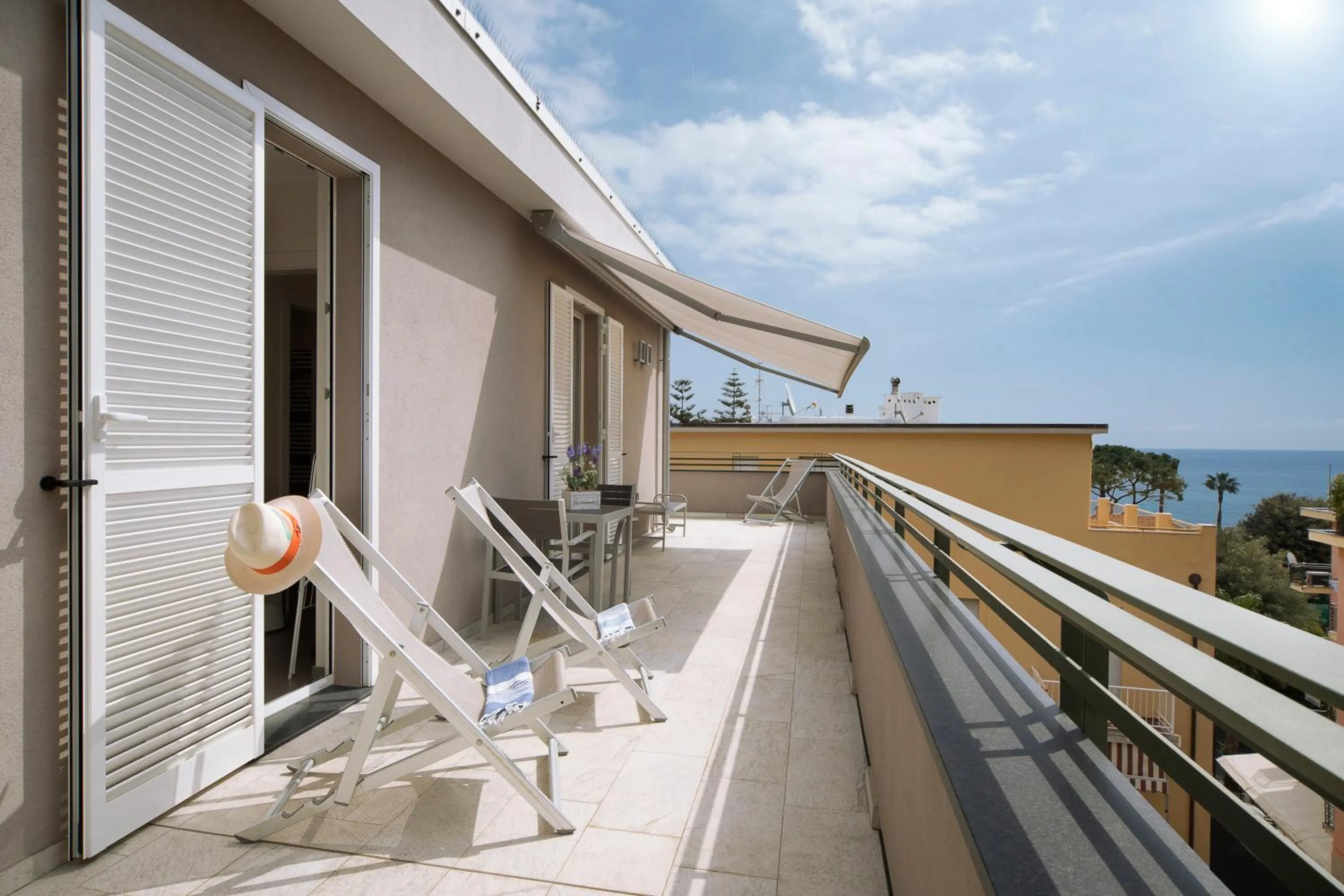 Balcony/Terrace in Hotel Residence Laigueglia free parking