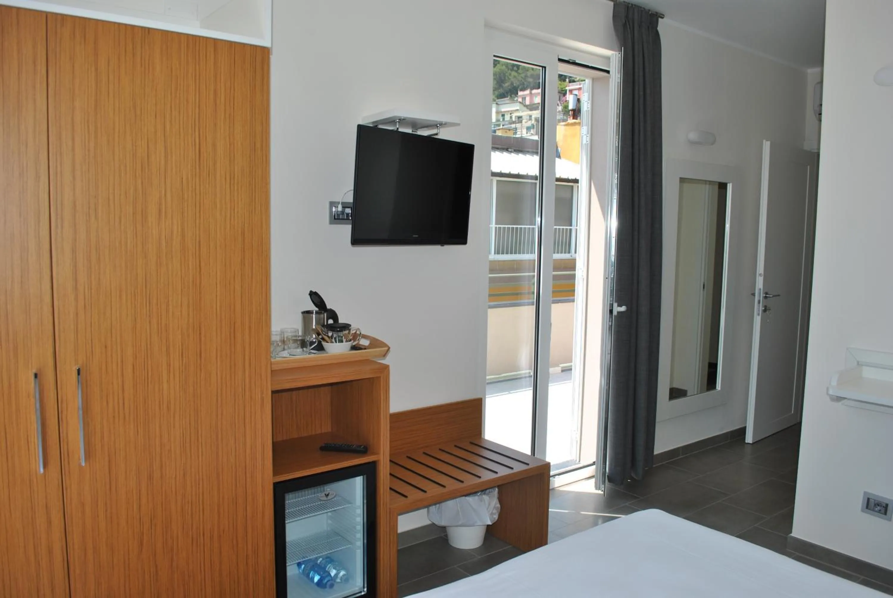 Coffee/tea facilities, Bed in Hotel Residence Laigueglia free parking