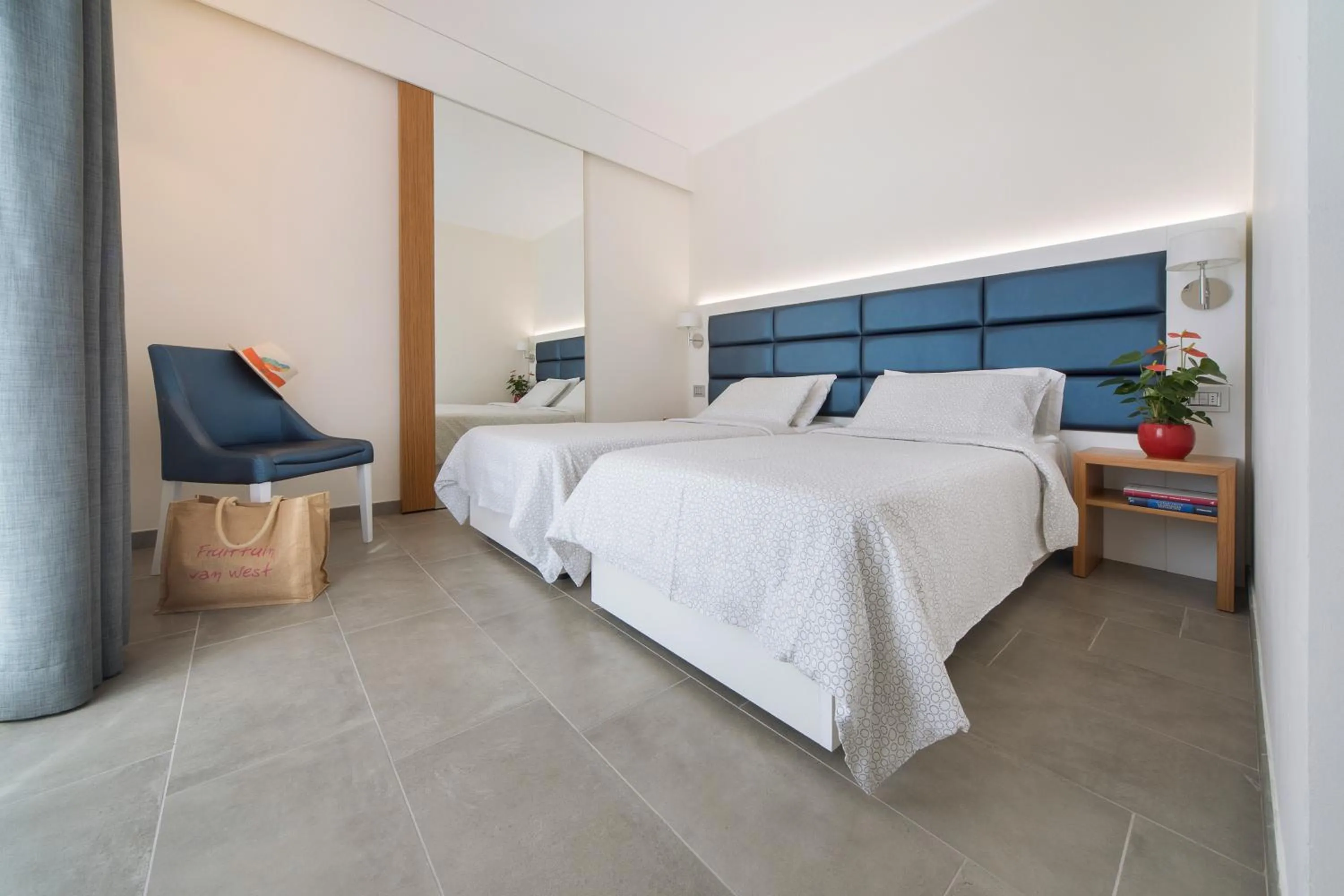 Photo of the whole room, Bed in Hotel Residence Laigueglia free parking