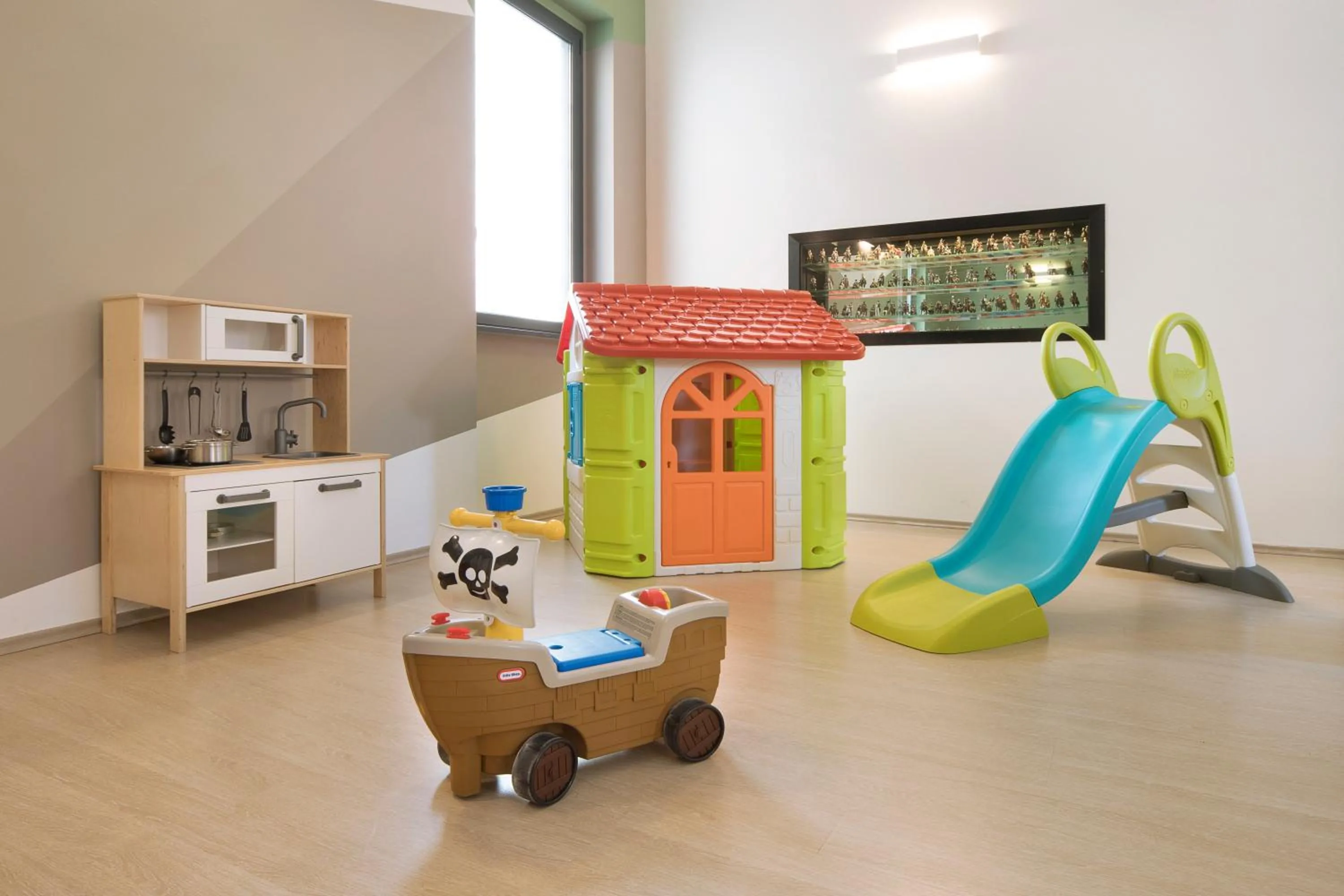 Children play ground in Hotel Residence Laigueglia free parking