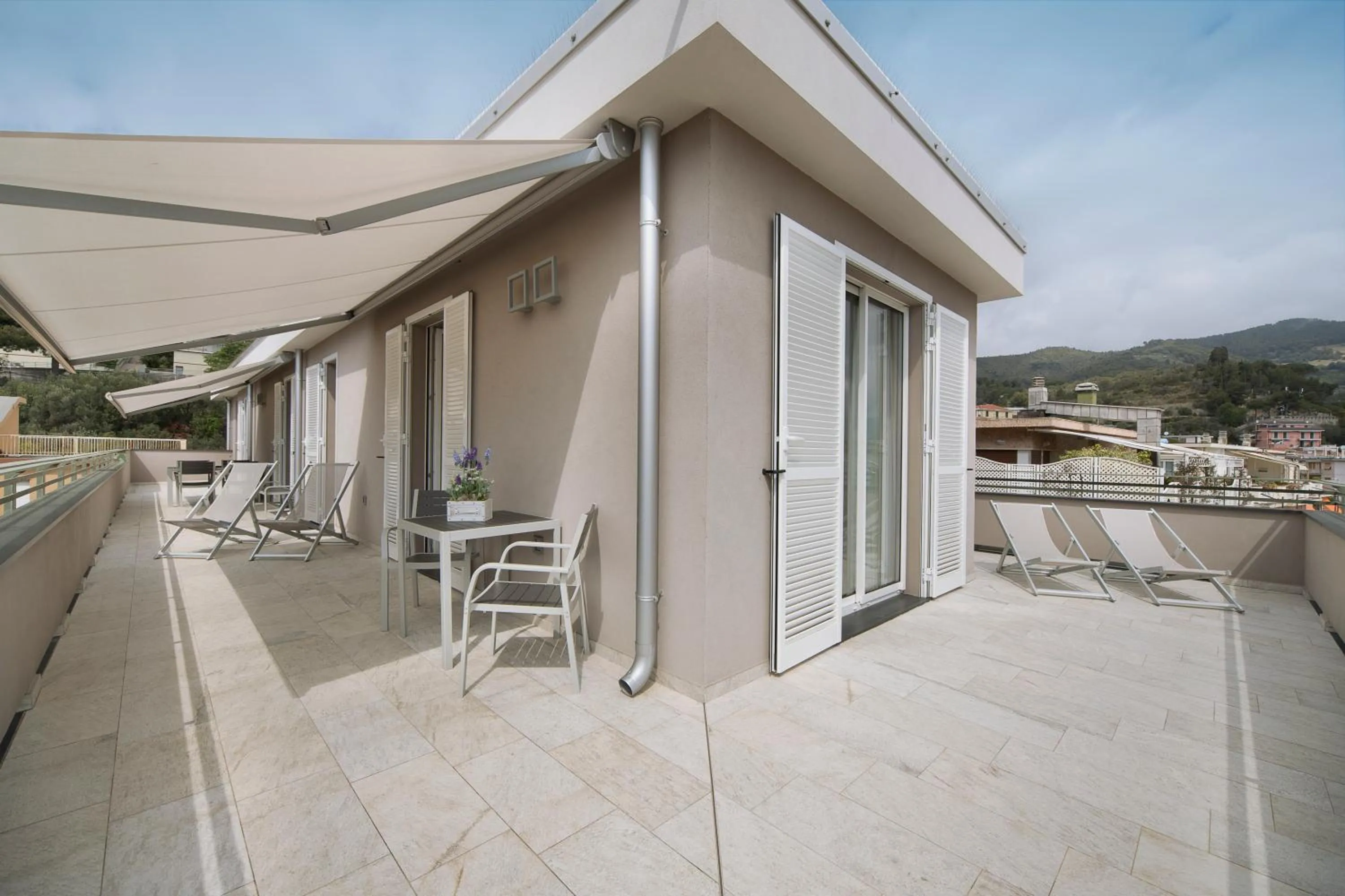 Balcony/Terrace in Hotel Residence Laigueglia free parking