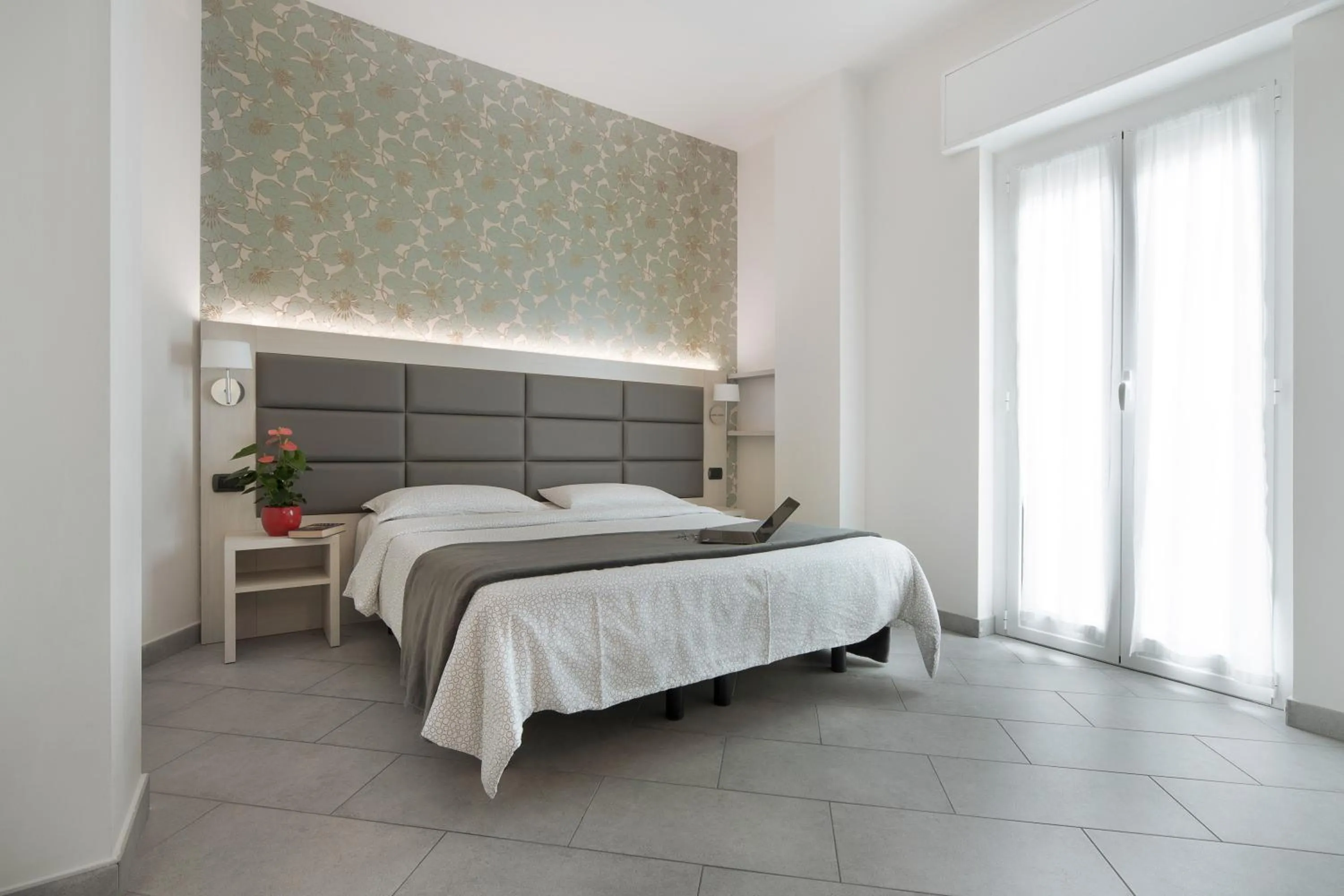 Bedroom, Bed in Hotel Residence Laigueglia free parking