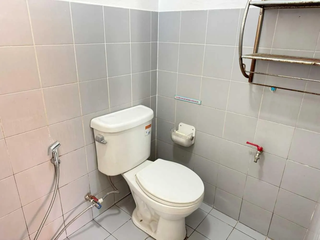 Bathroom in Hotel O Bupatara Chiangmai