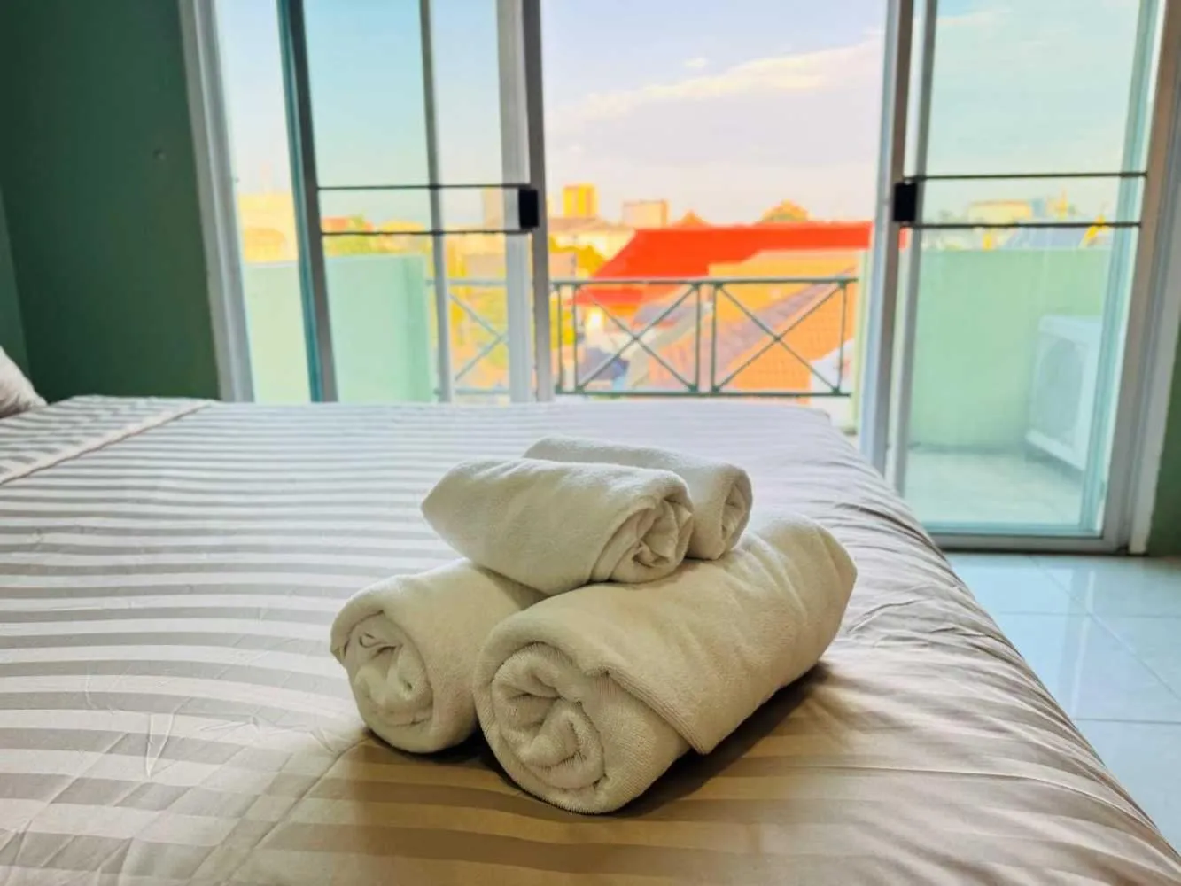 Bedroom, Bed in Hotel O Bupatara Chiangmai