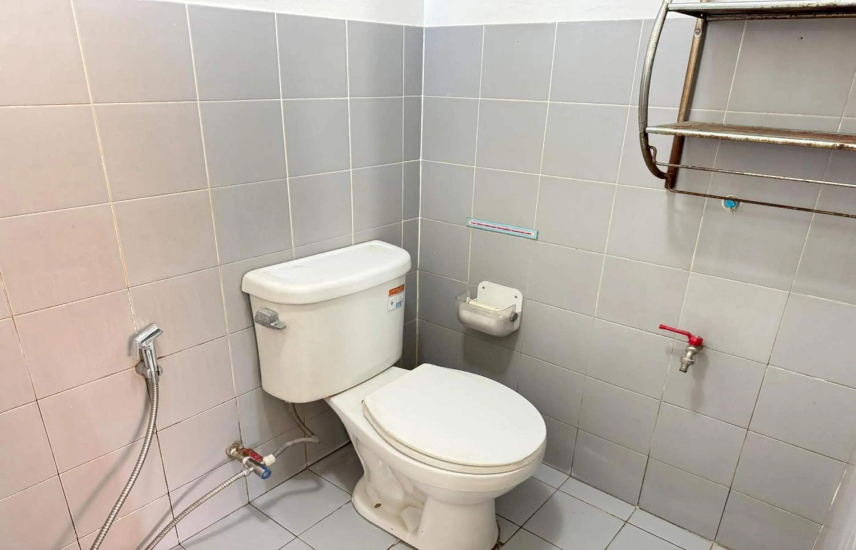 Bathroom in Hotel O Bupatara Chiangmai