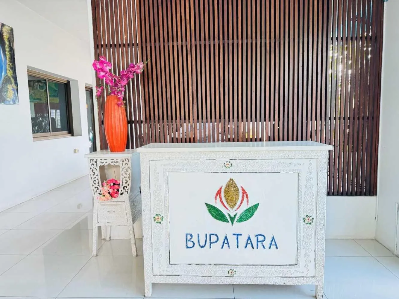 Lobby or reception in Hotel O Bupatara Chiangmai