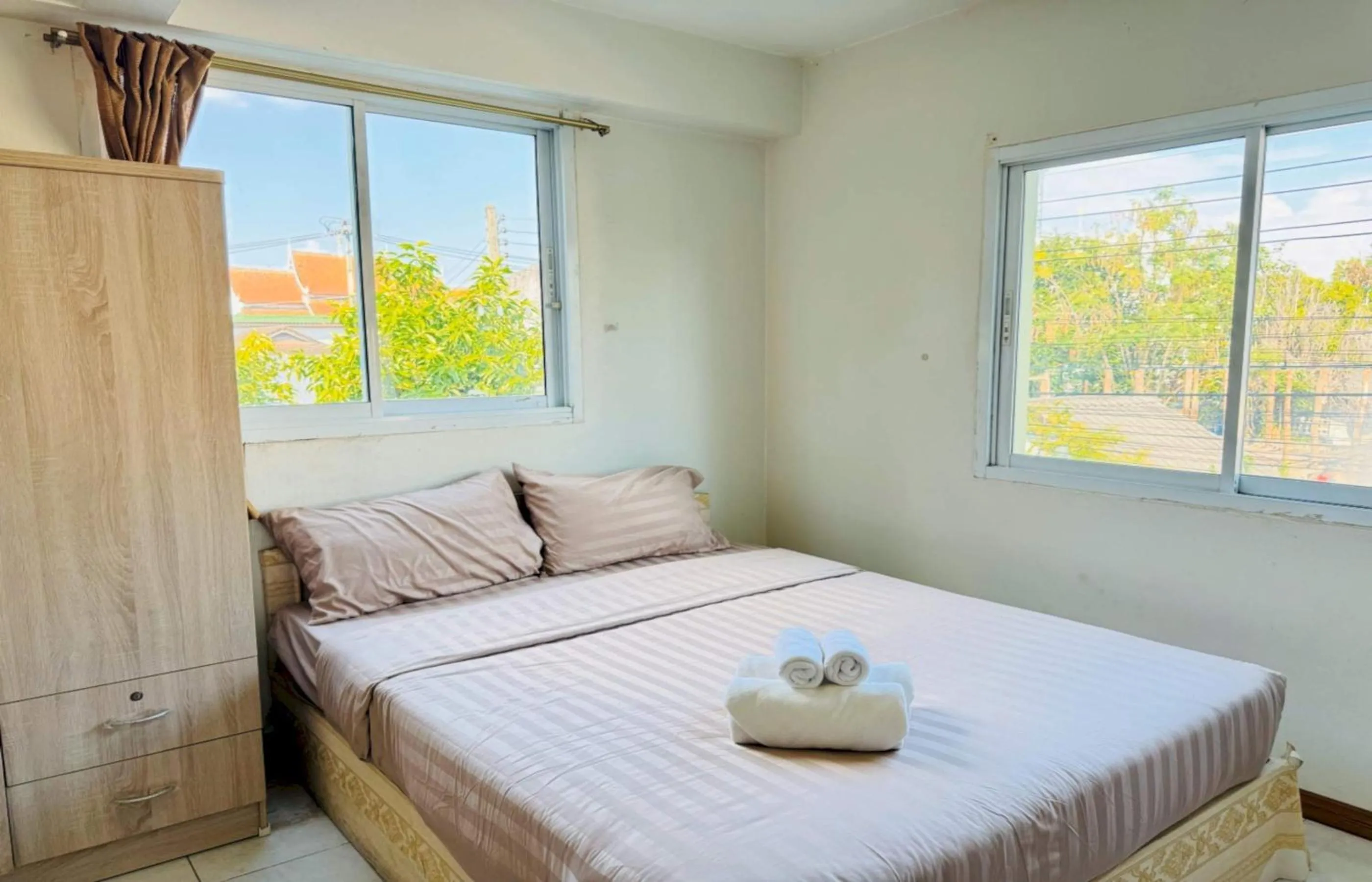Photo of the whole room, Bed in Hotel O Bupatara Chiangmai