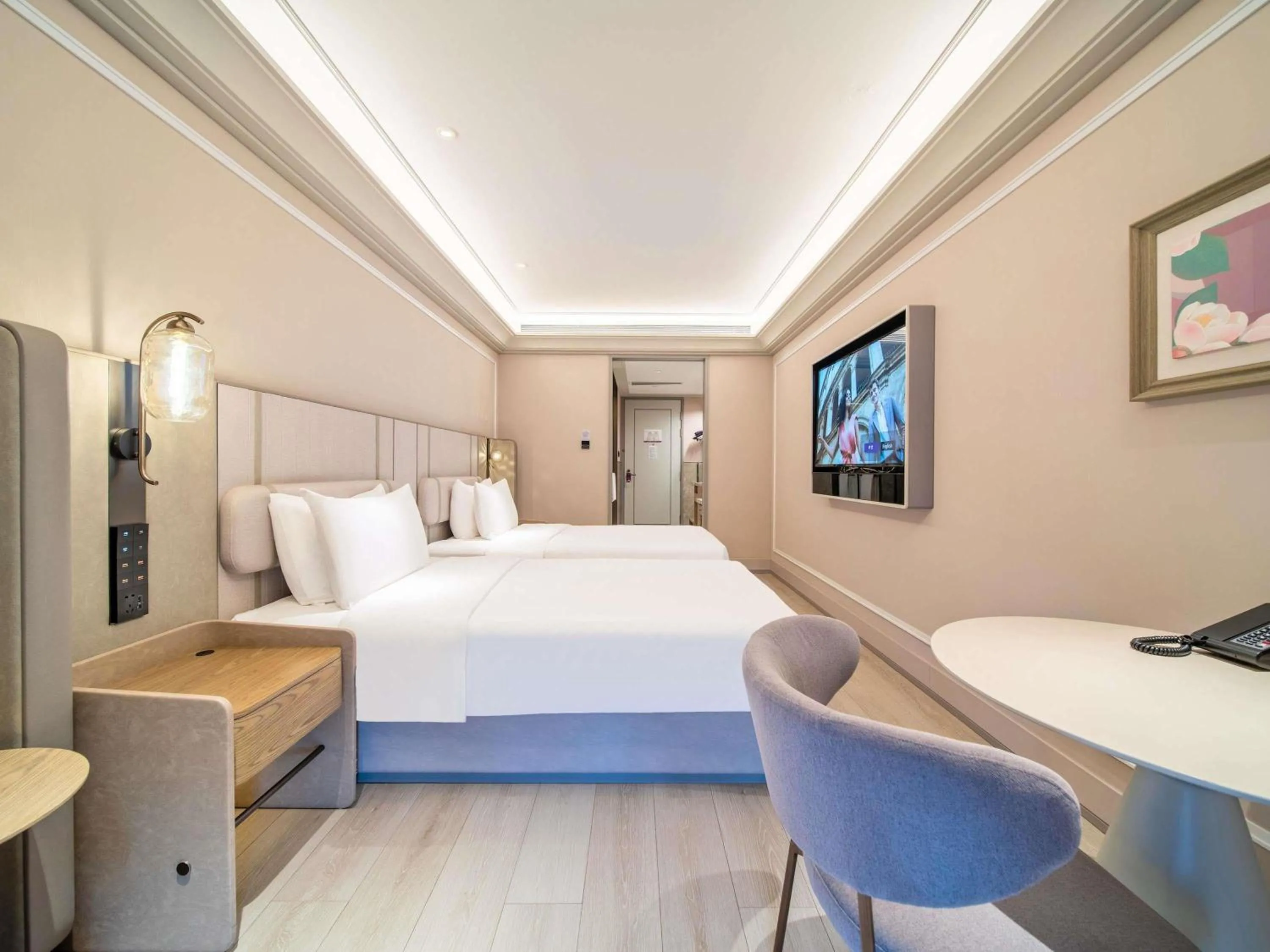 Deluxe Twin Room in Mercure Shanghai Lujiazui