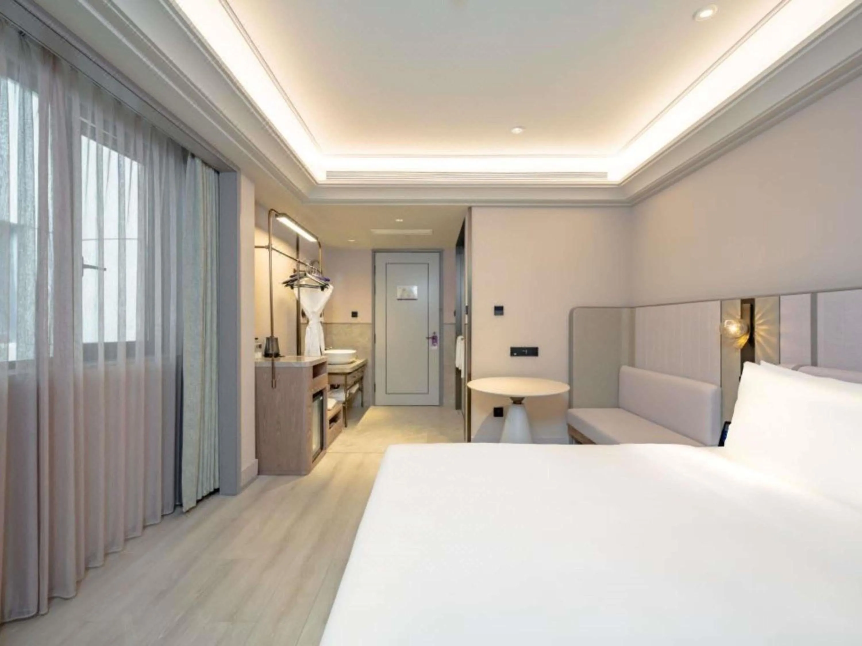 Superior King Room in Mercure Shanghai Lujiazui