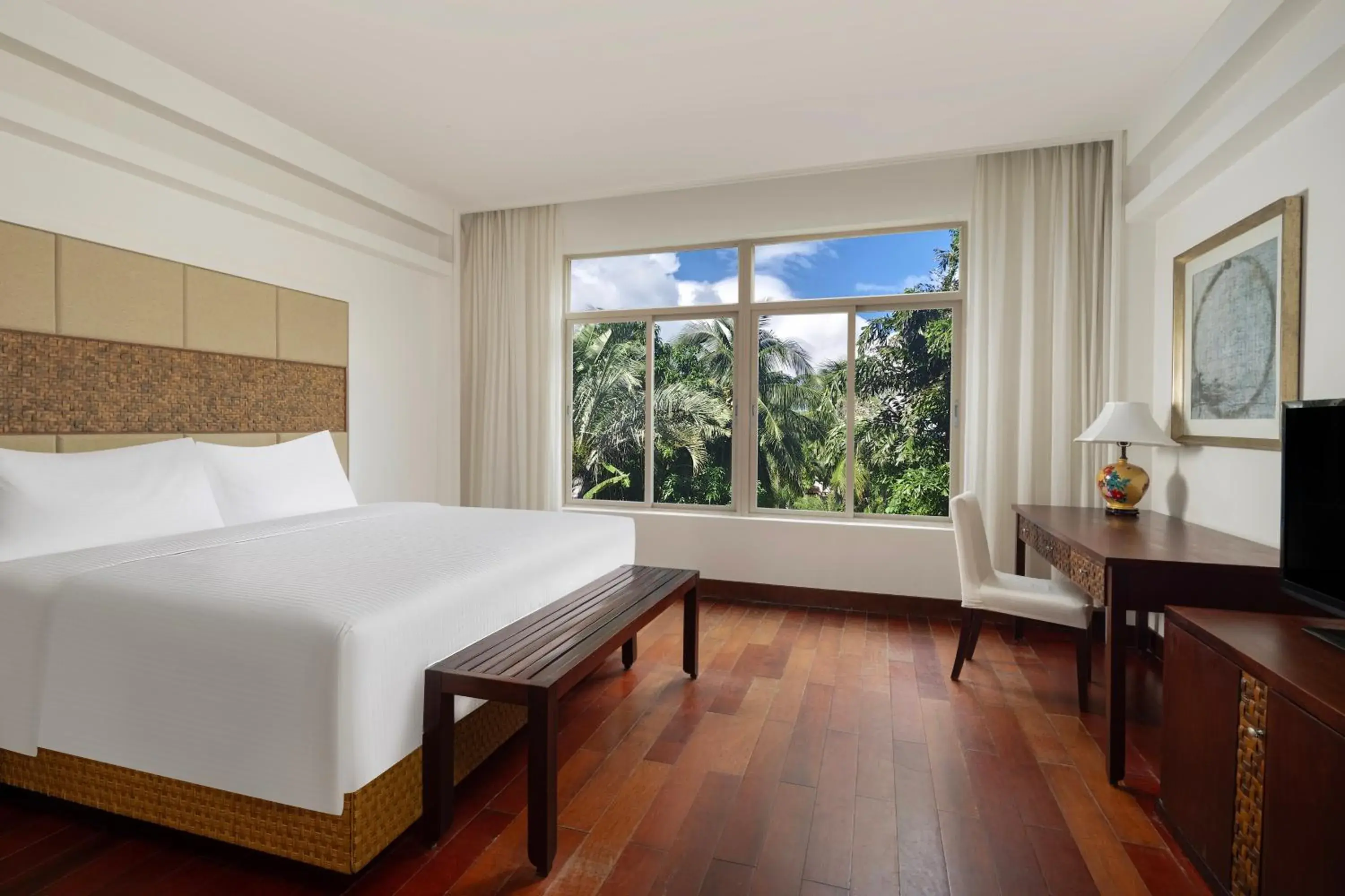 Bedroom, Bed in Grand Mercure & Spa Sanya Yalong Bay Bedroom, Bed in Grand Mercure & Spa Sanya Yalong Bay