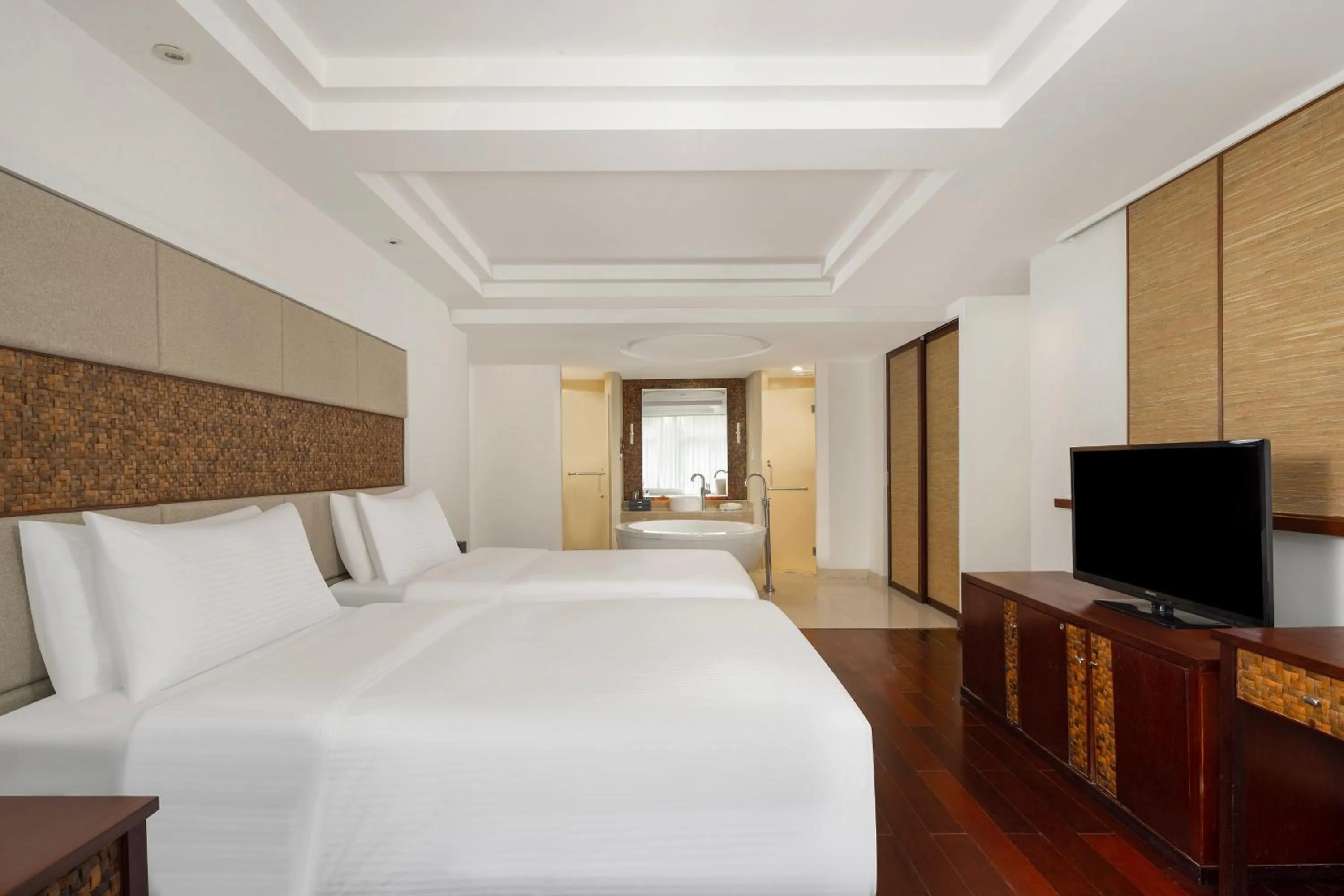 Bedroom, Bed in Grand Mercure Sanya Yalong Bay