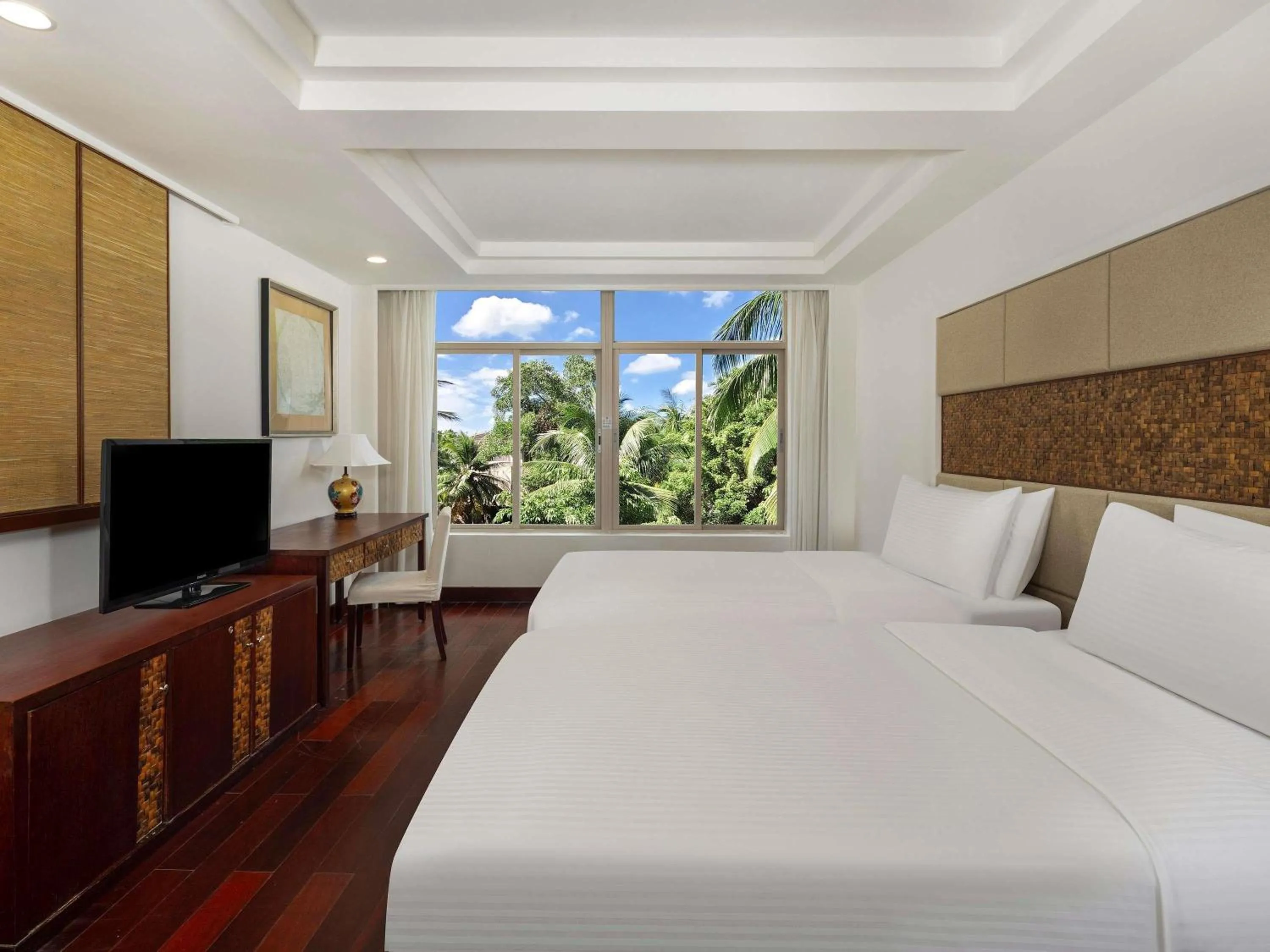 Bedroom, Bed in Grand Mercure Sanya Yalong Bay