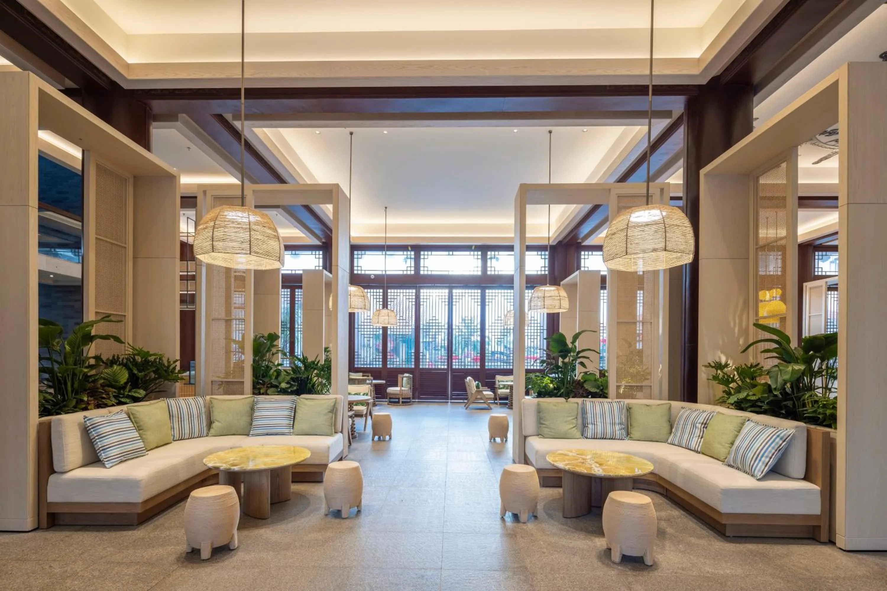 Lobby or reception in Grand Mercure Sanya Yalong Bay