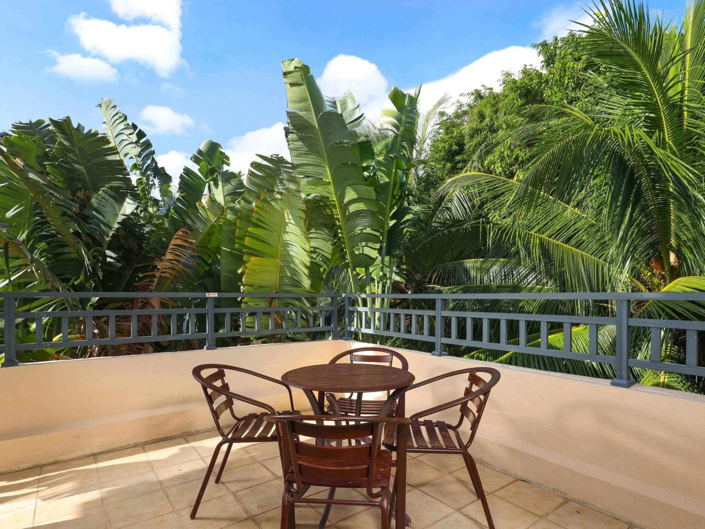 Bedroom in Grand Mercure Sanya Yalong Bay