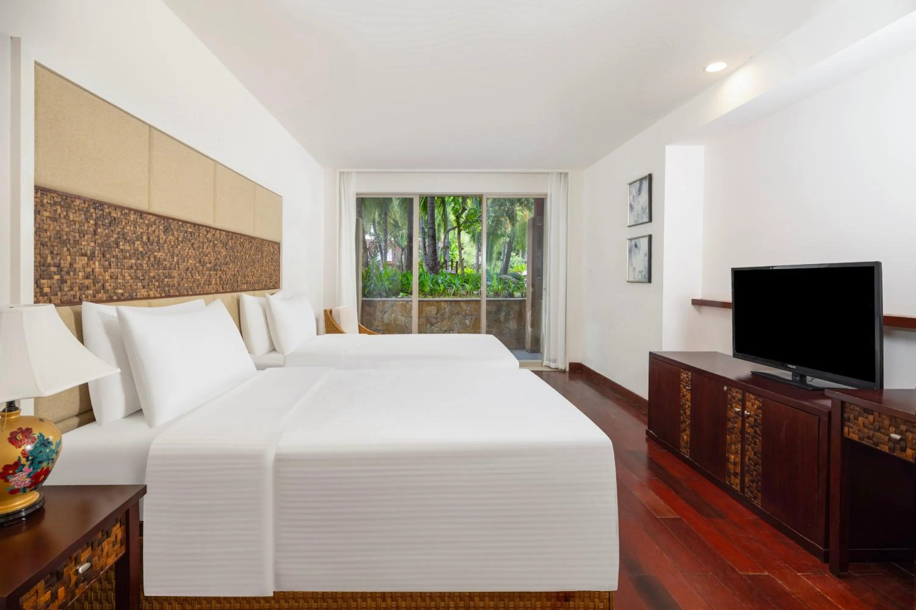 Bedroom, Bed in Grand Mercure Sanya Yalong Bay