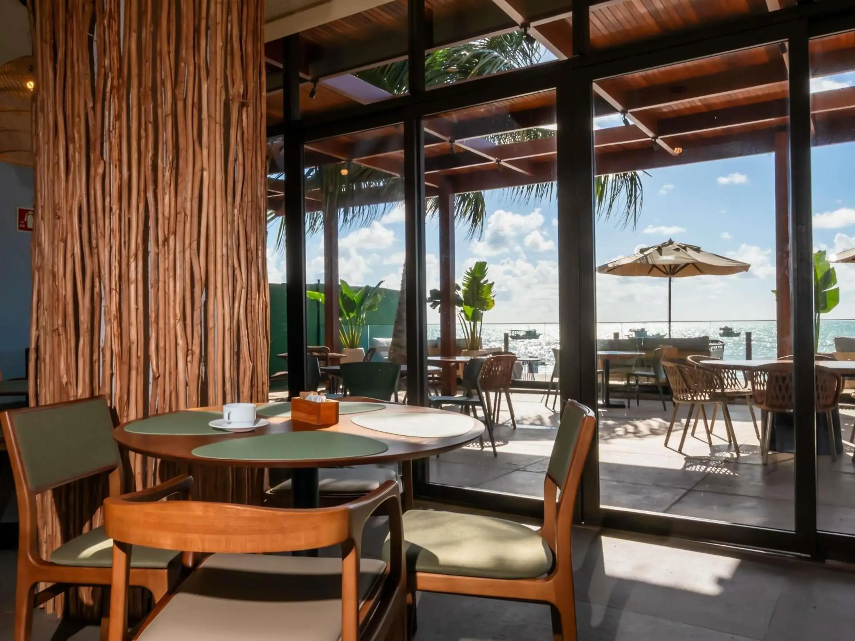 Restaurant/places to eat in Ibis Styles Maragogi - O primeiro Ibis Styles pé na areia do Brasil Restaurant/places to eat in Ibis Styles Maragogi - O primeiro Ibis Styles pé na areia do Brasil