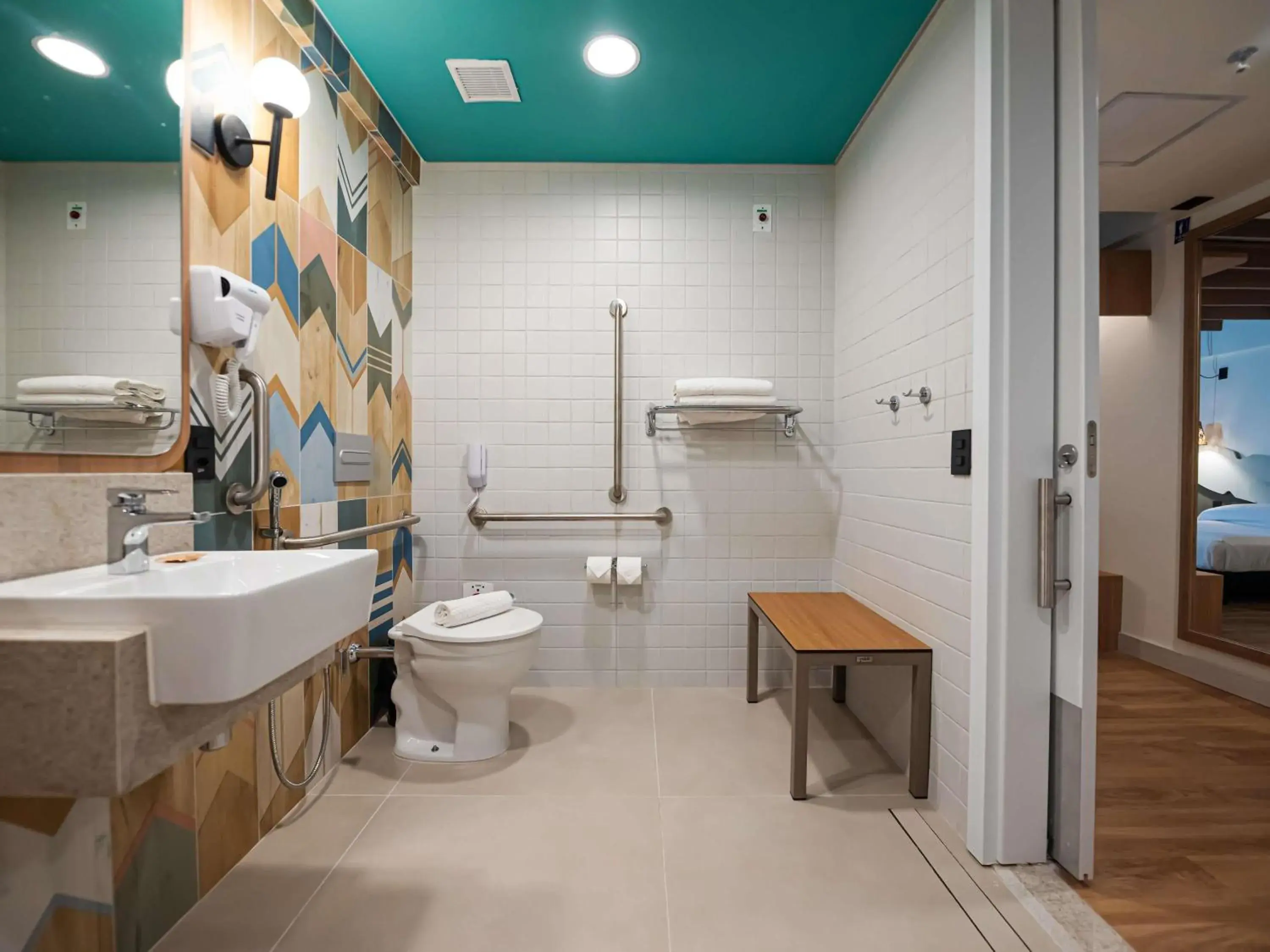 Bedroom in Ibis Styles Maragogi - O primeiro Ibis Styles pé na areia do Brasil Bedroom in Ibis Styles Maragogi - O primeiro Ibis Styles pé na areia do Brasil