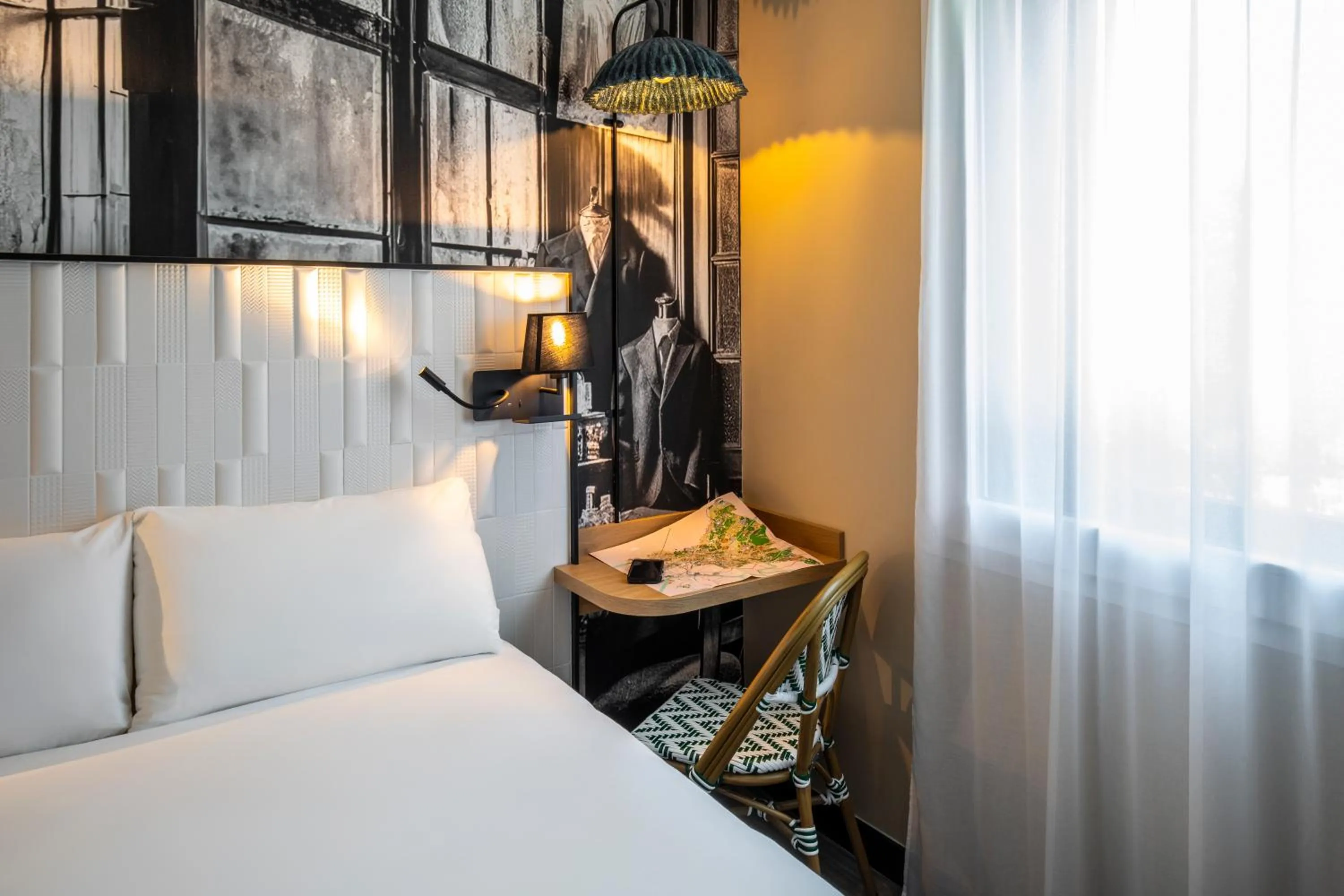 Bedroom, Bed in ibis Styles Paris Porte de Pantin Philharmonie