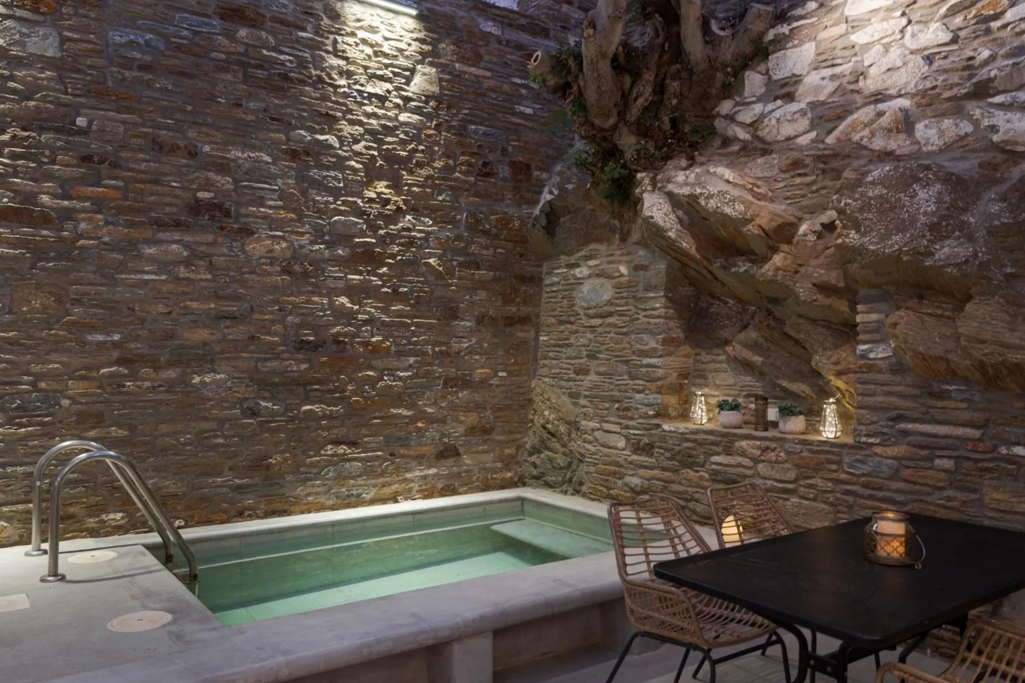 Swimming pool in Porto Sereno Andros Suites