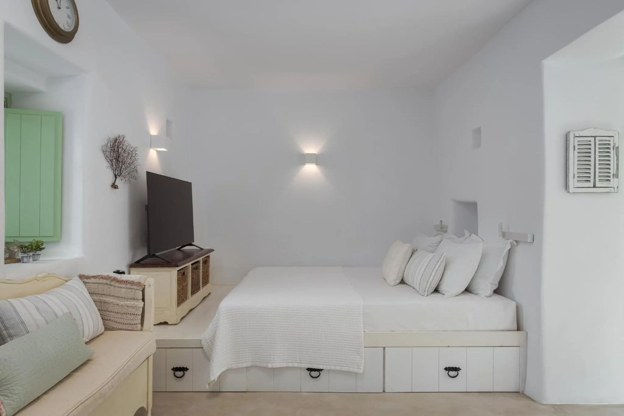 Bed in Porto Sereno Andros Suites