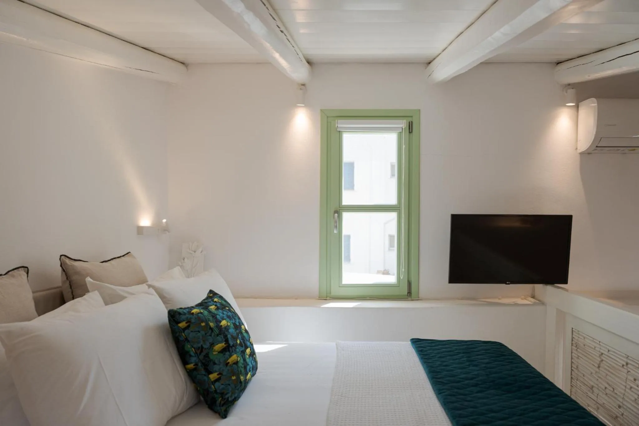 Bed in Porto Sereno Andros Suites