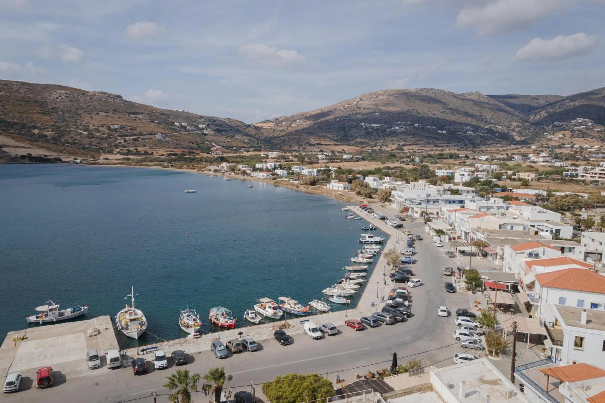 Location in Porto Sereno Andros Suites