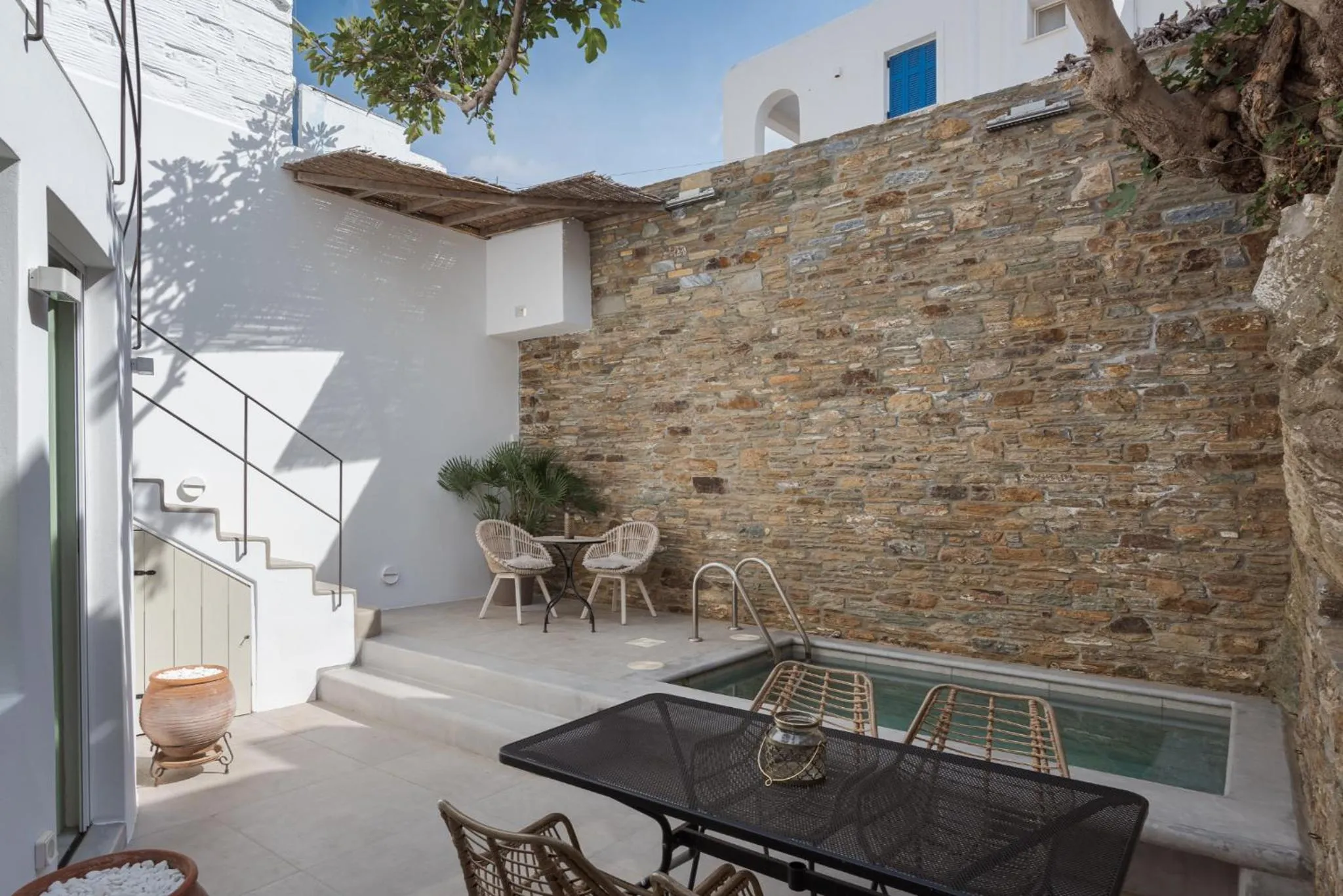 Patio in Porto Sereno Andros Suites
