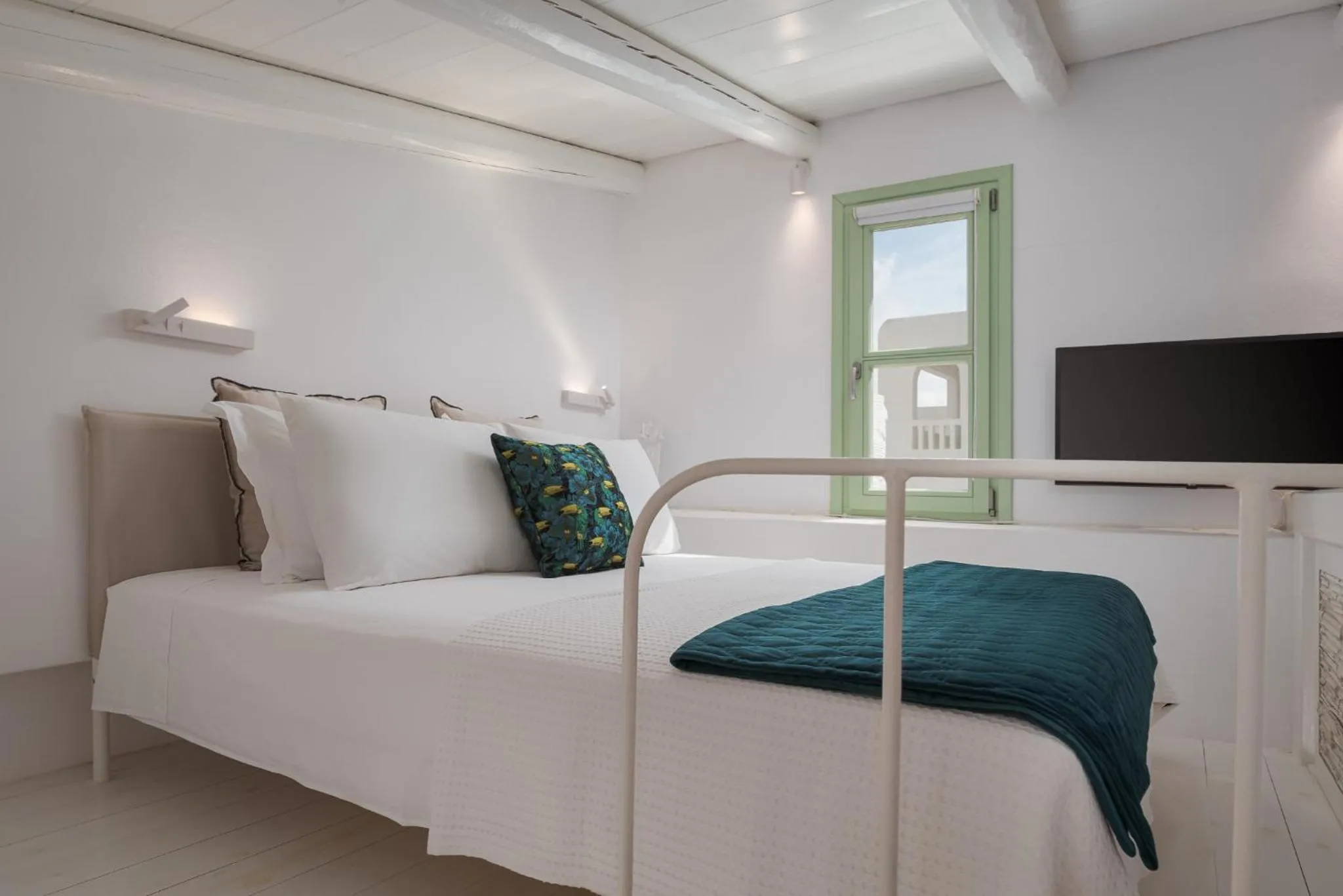 Bed in Porto Sereno Andros Suites