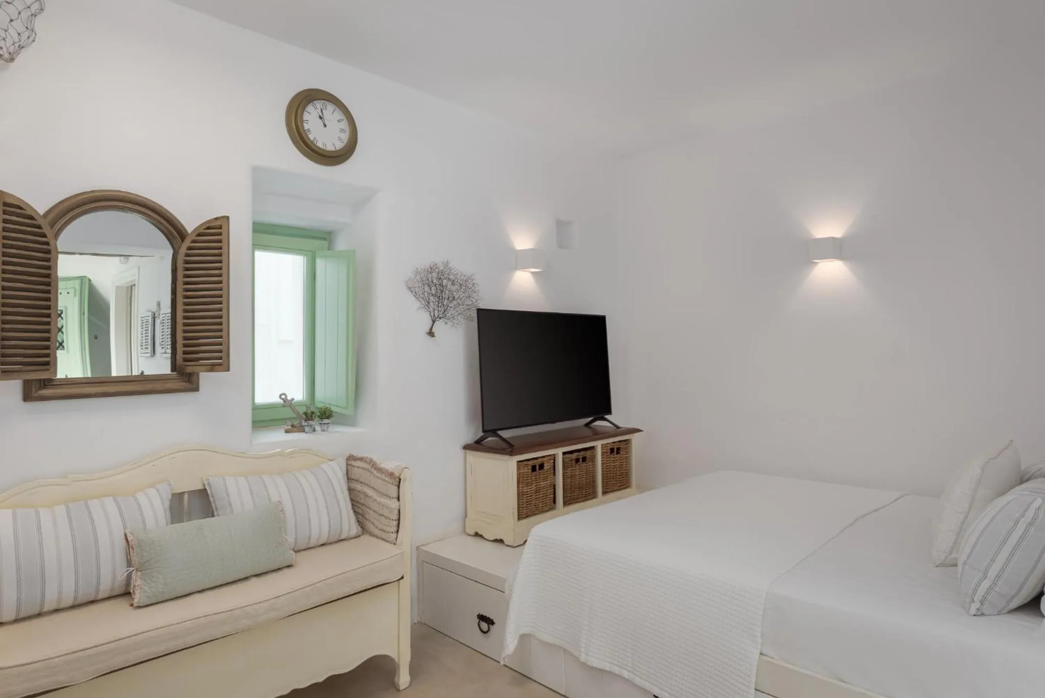 Bed in Porto Sereno Andros Suites