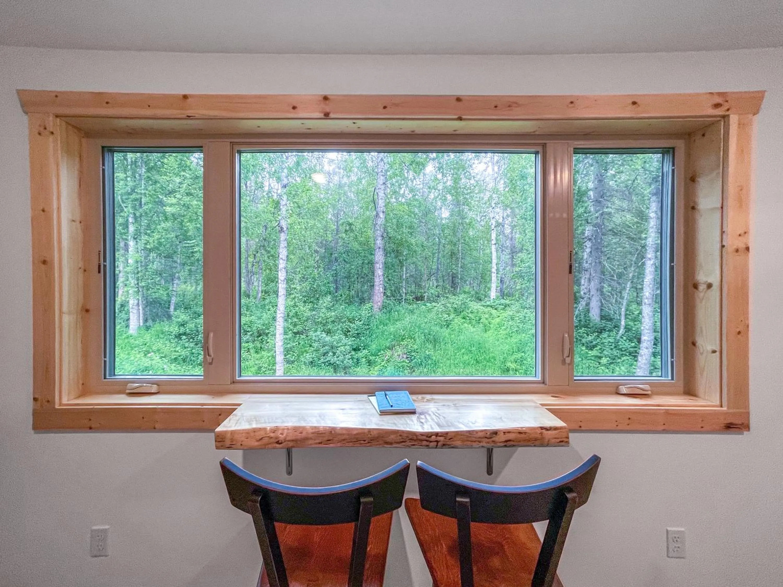 Dining area in Talkeetna Wilderness Lodge & Cabin Rentals