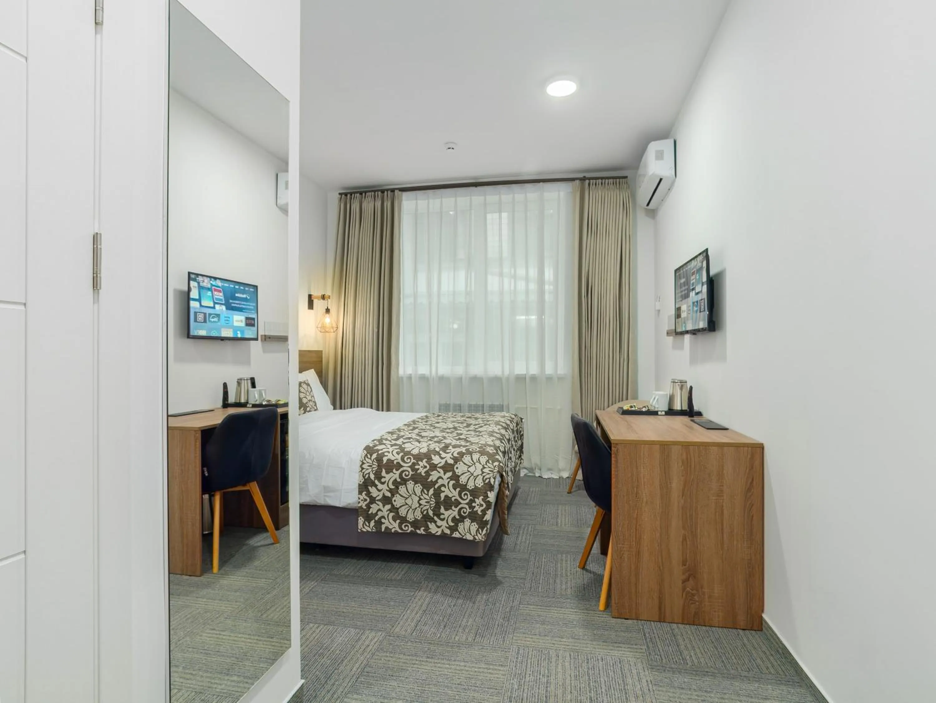 TV and multimedia, Bed in TA Collection Hotel