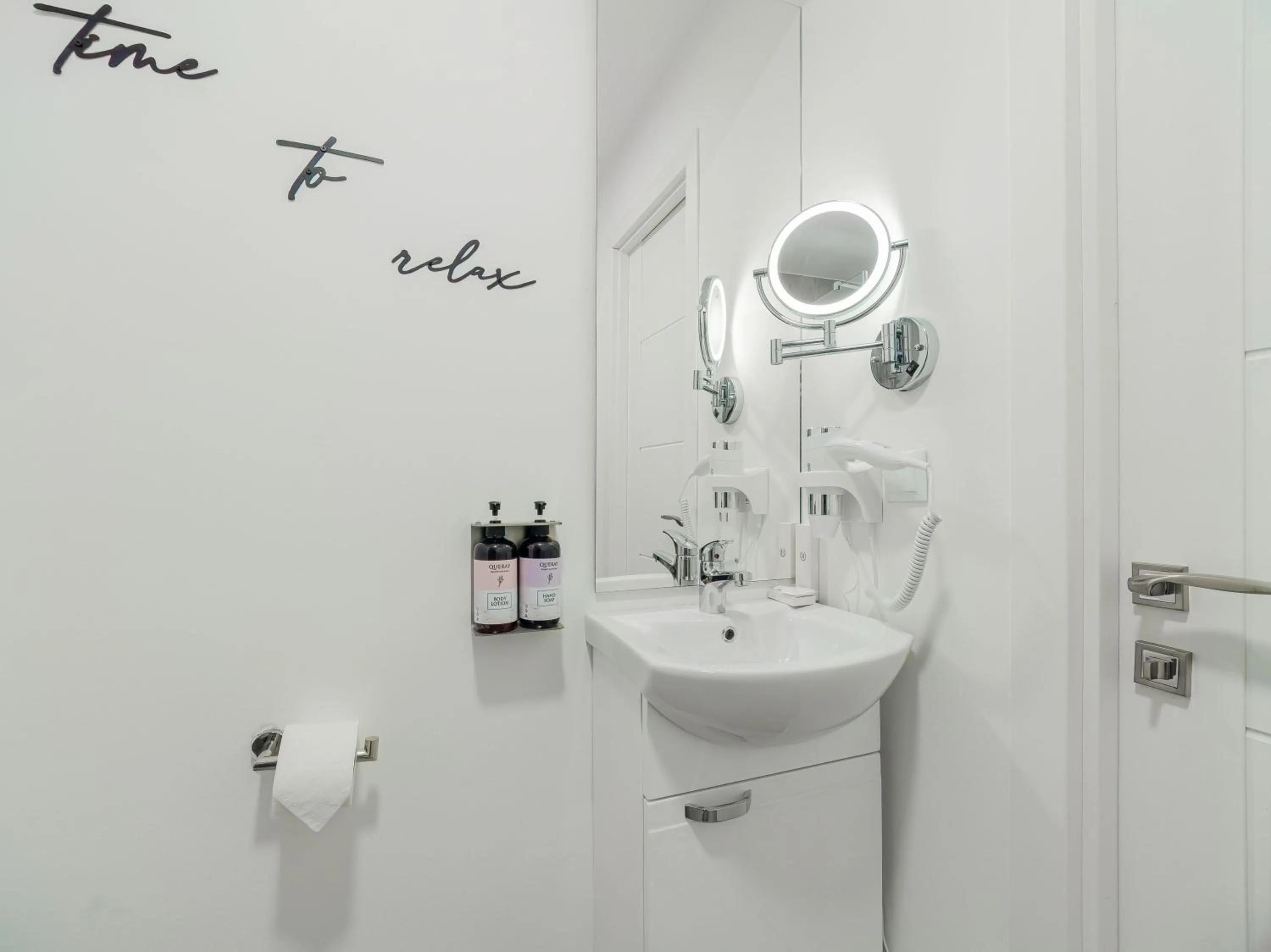 Bathroom in TA Collection Hotel