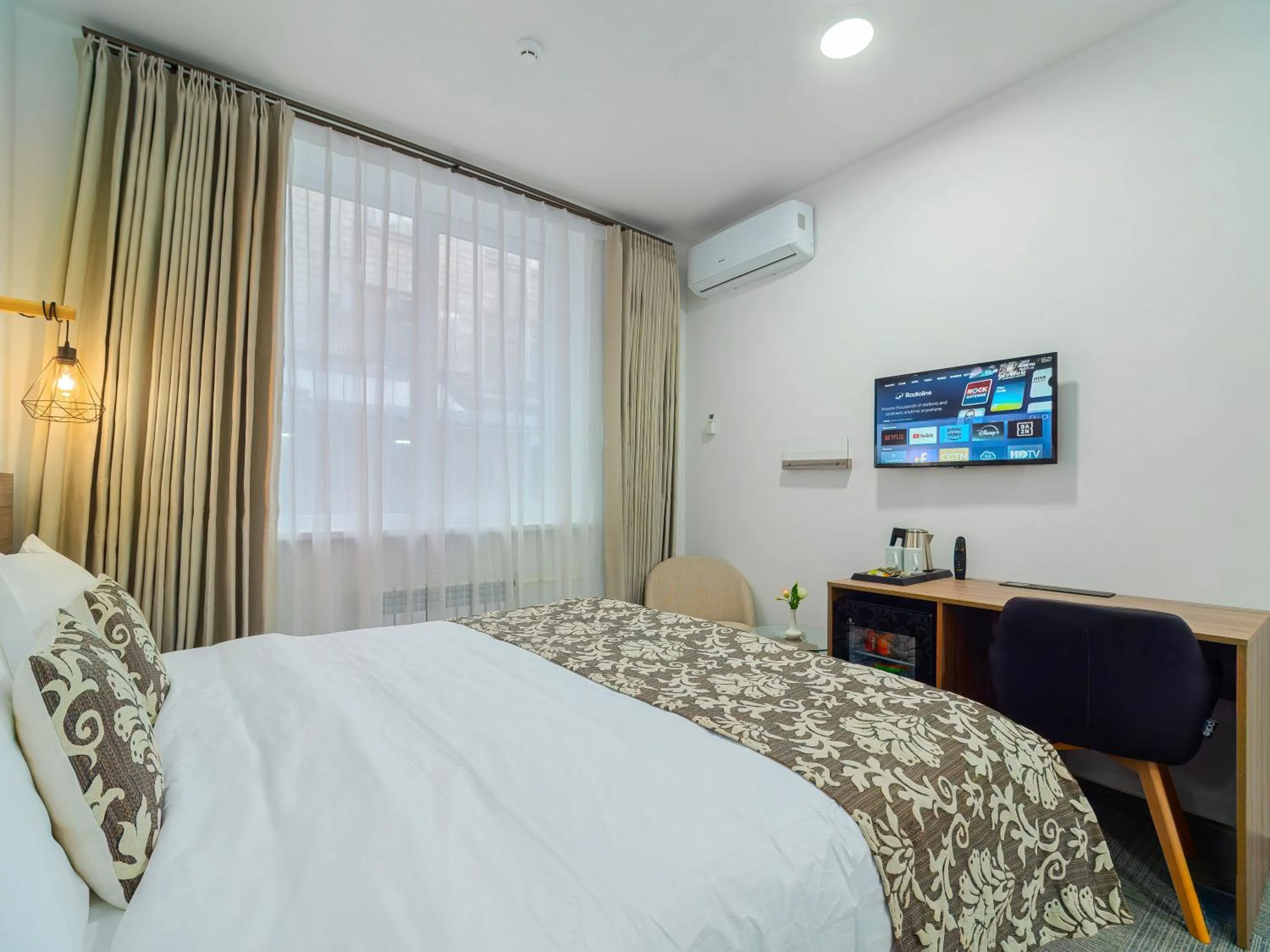 TV and multimedia, Bed in TA Collection Hotel