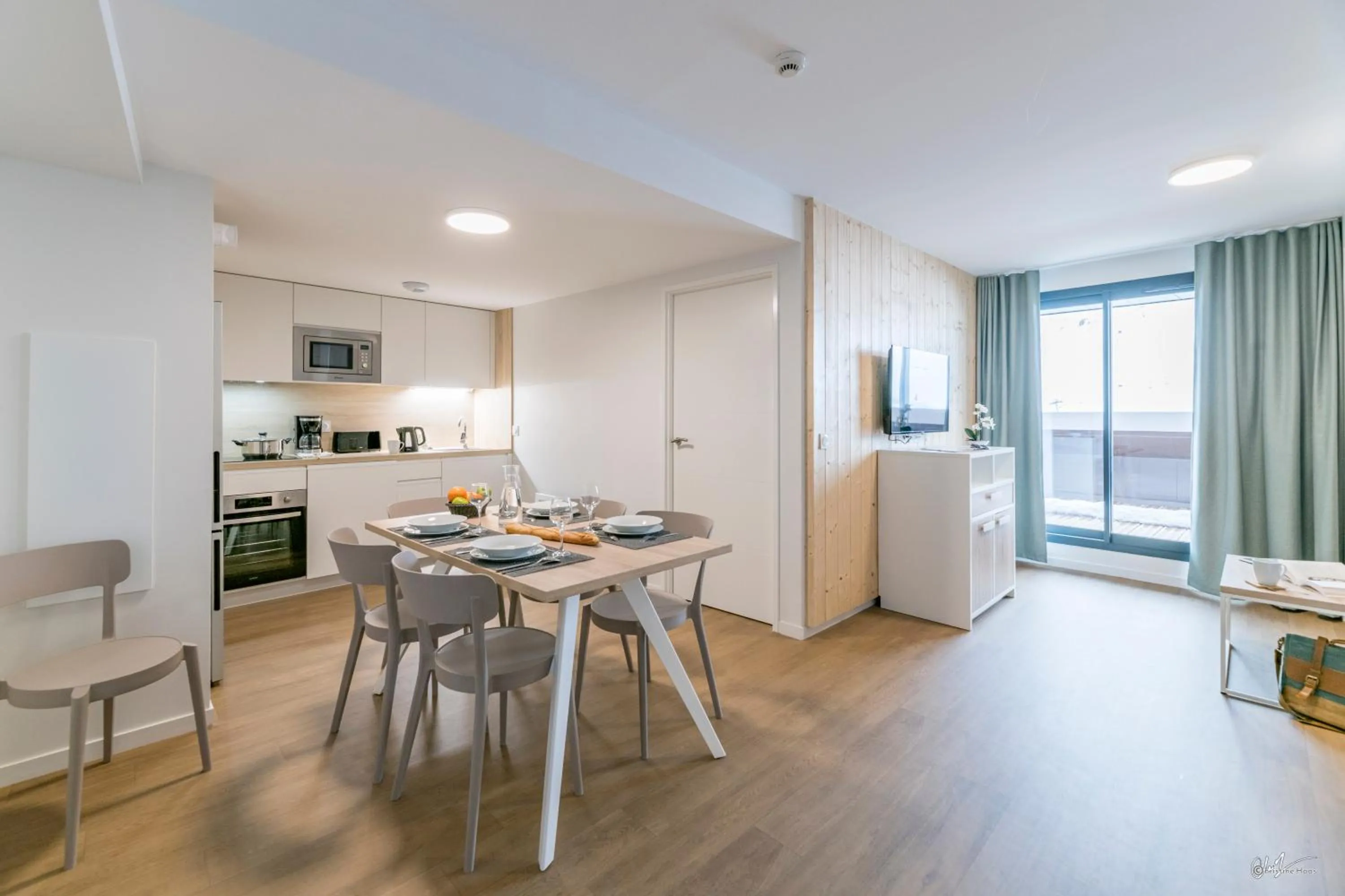Kitchen or kitchenette in Lagrange Vacances Le Cristal de Piau